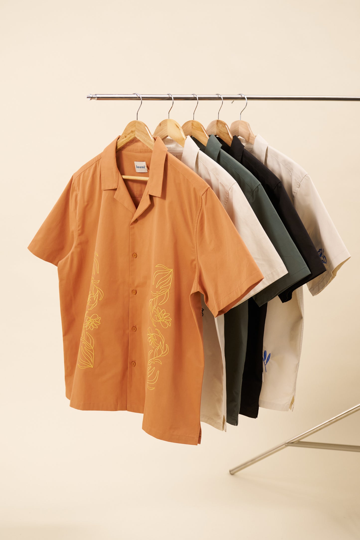 FLORAL EMBROIDERED SHIRT - RUST