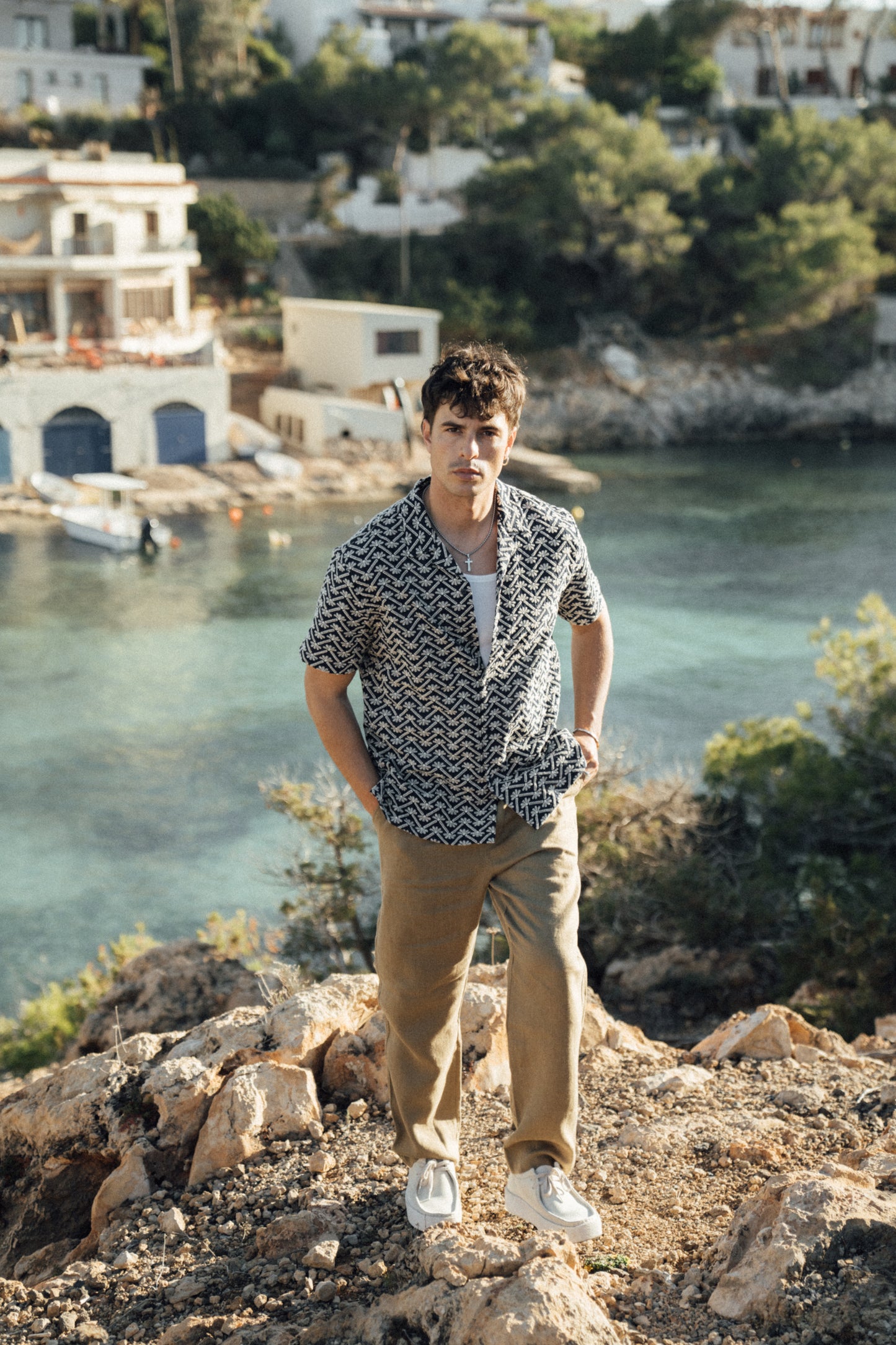 RELAXED LINEN TROUSERS - ARMY GREEN