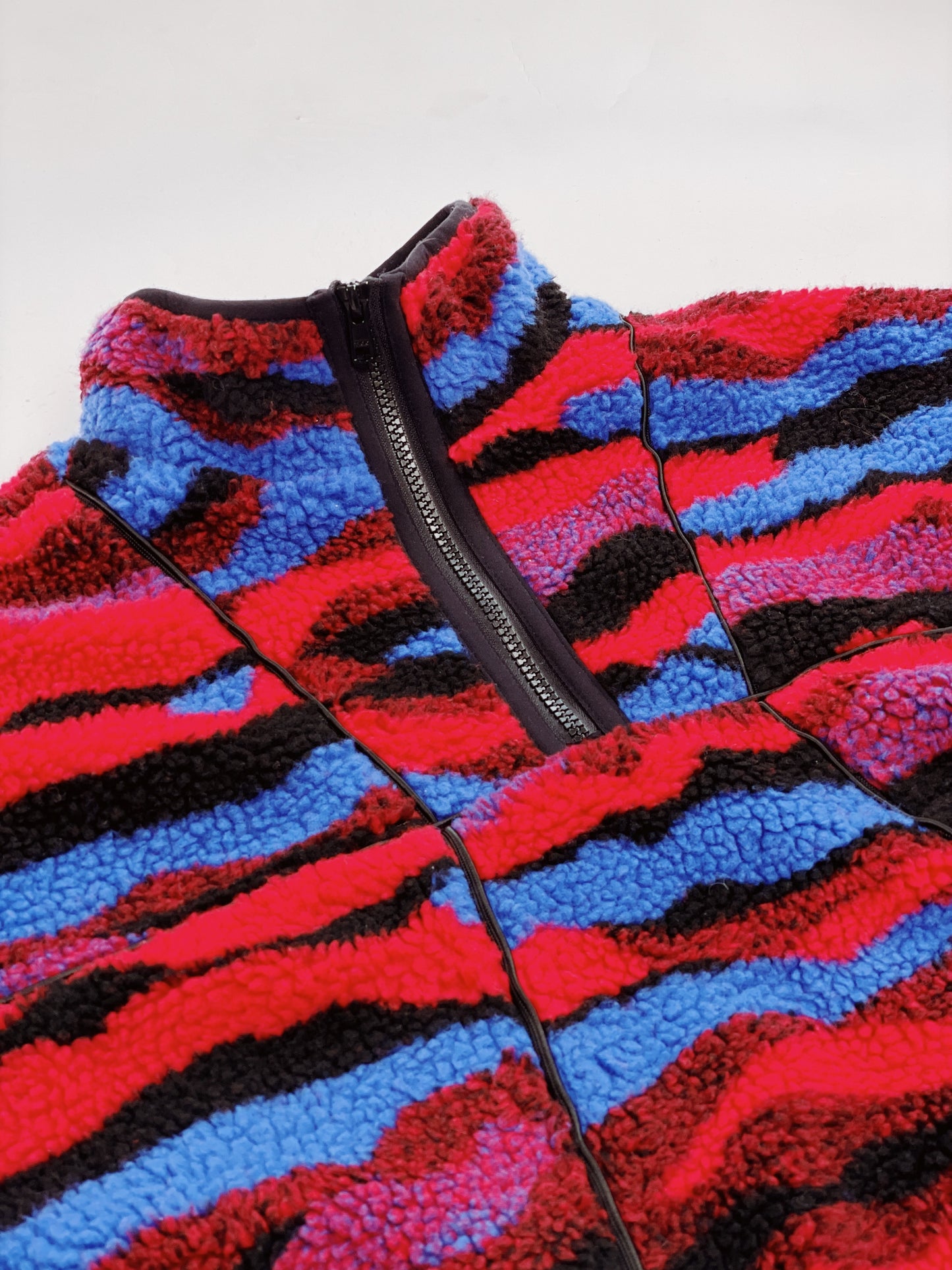 CAMO RETRO PATTERNED FLEECE