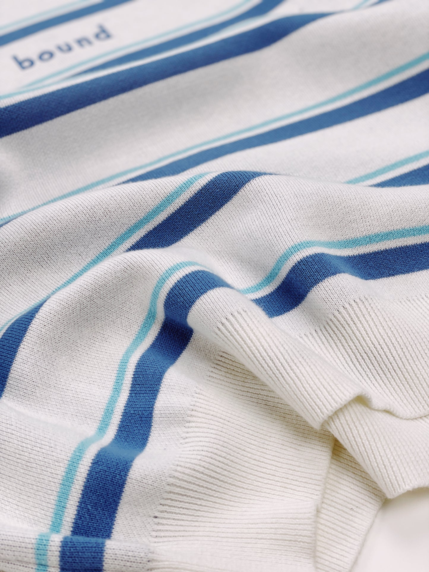 RETRO STRIPE KNIT SWEATER