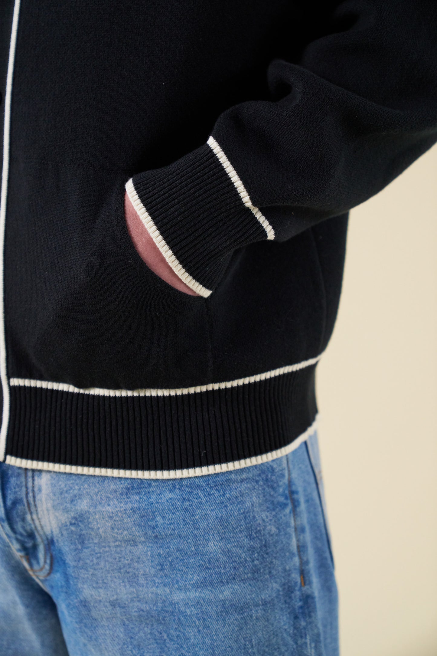 SIGNATURE CHENILLE CARDIGAN - BLACK