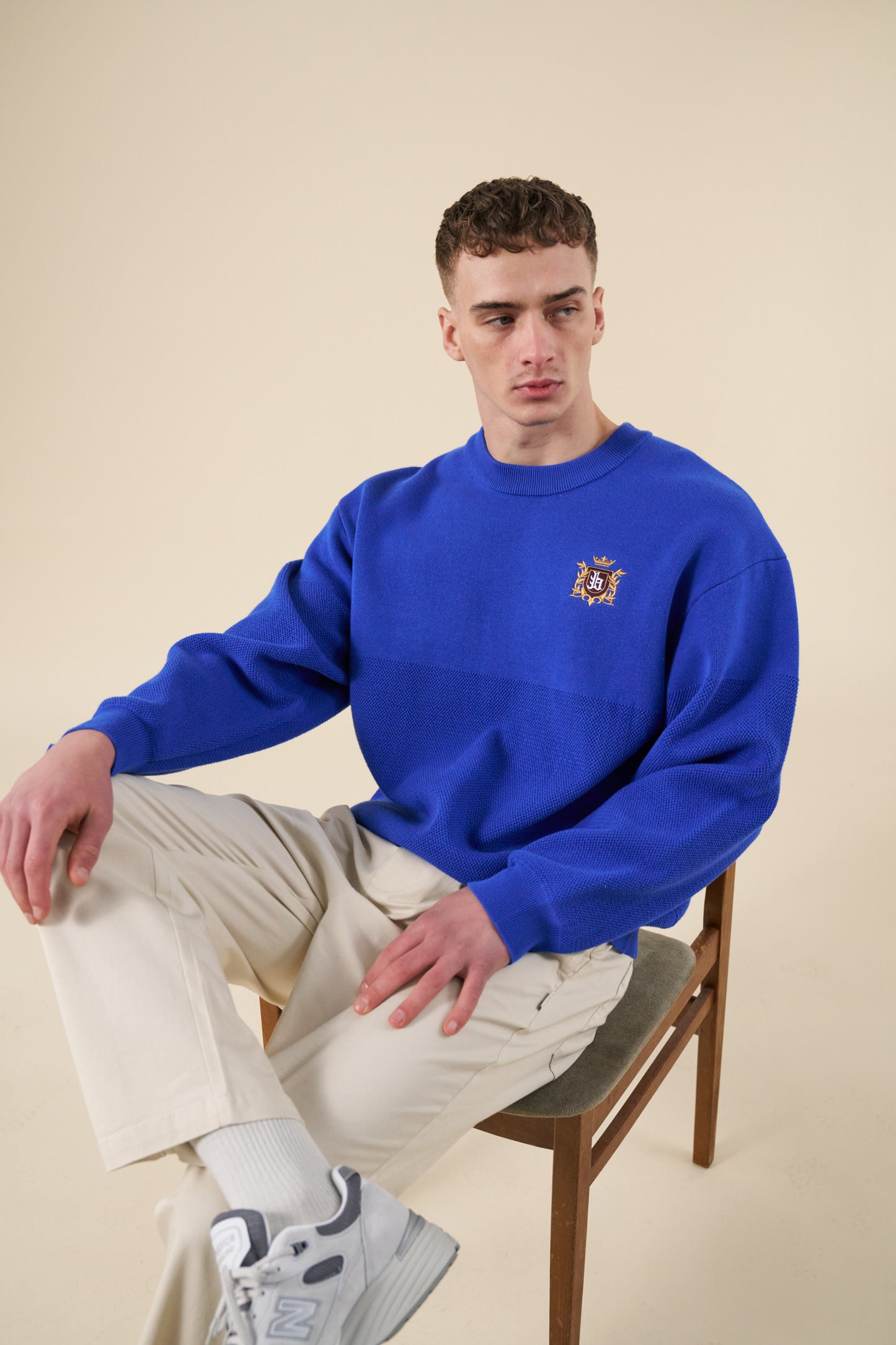 CREST PANEL KNIT SWEATER - ROYAL BLUE