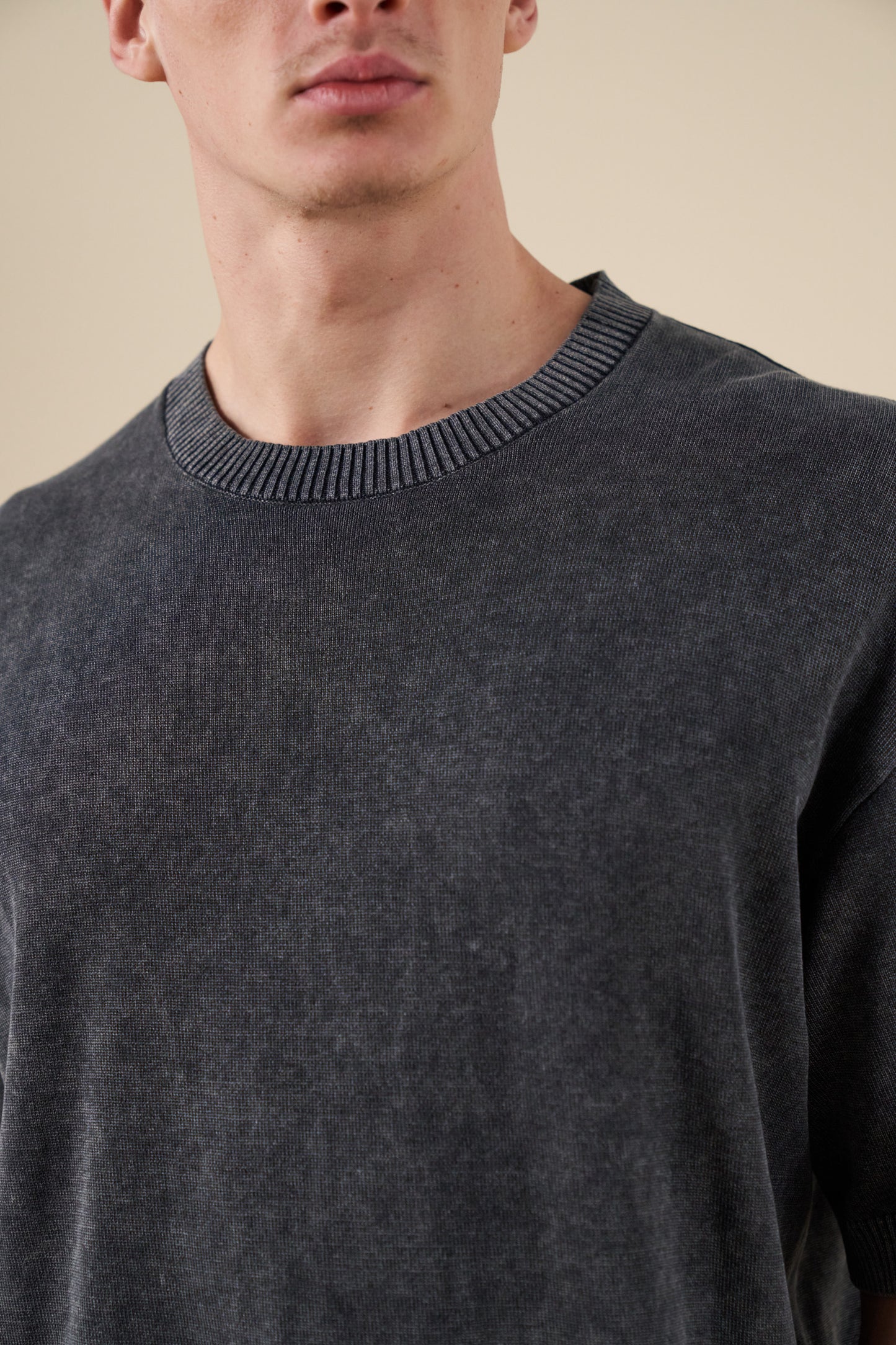 ACID WASH KNIT TEE - CHARCOAL