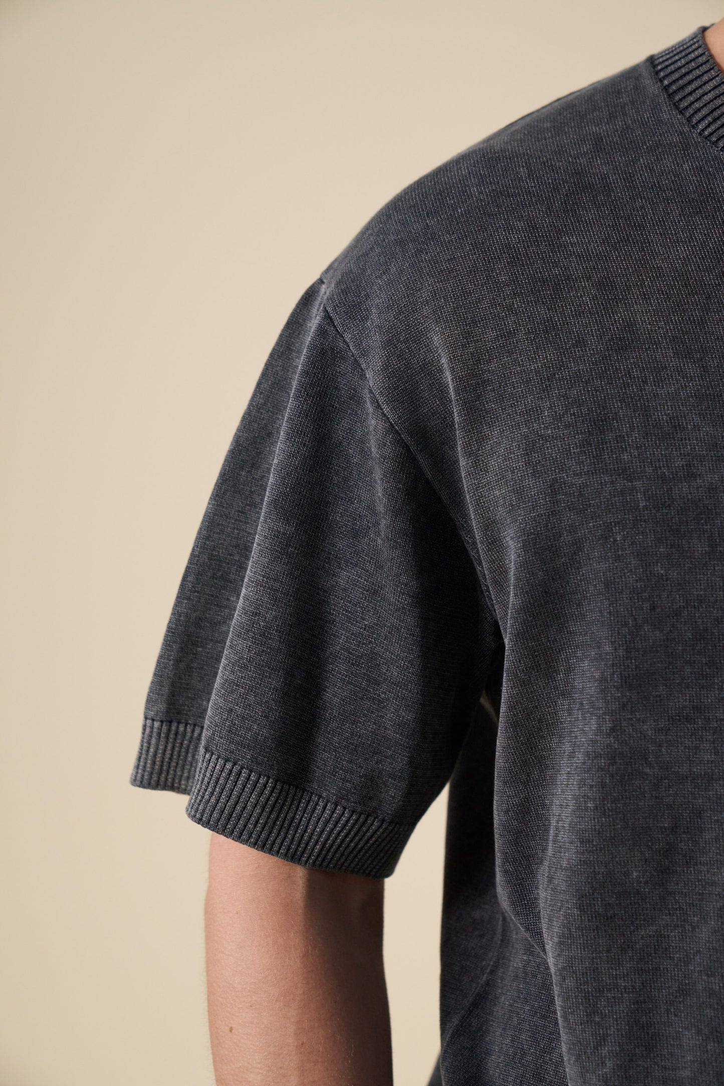 ACID WASH KNIT TEE - CHARCOAL