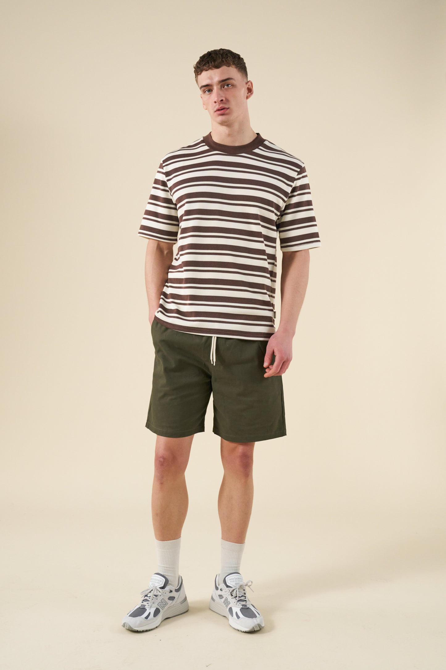 PIQUE STRIPE TEE - BROWN / ECRU