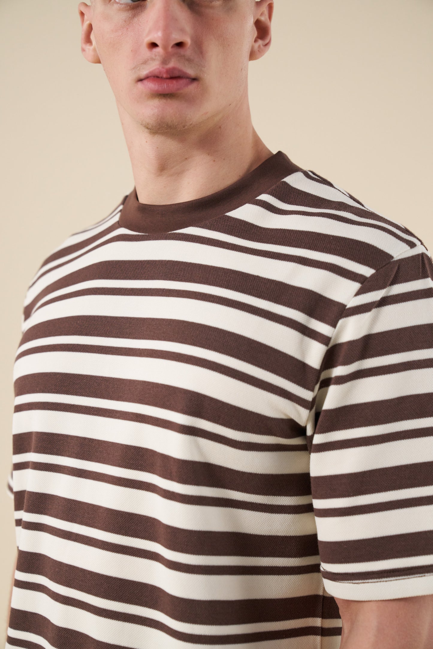 PIQUE STRIPE TEE - BROWN / ECRU
