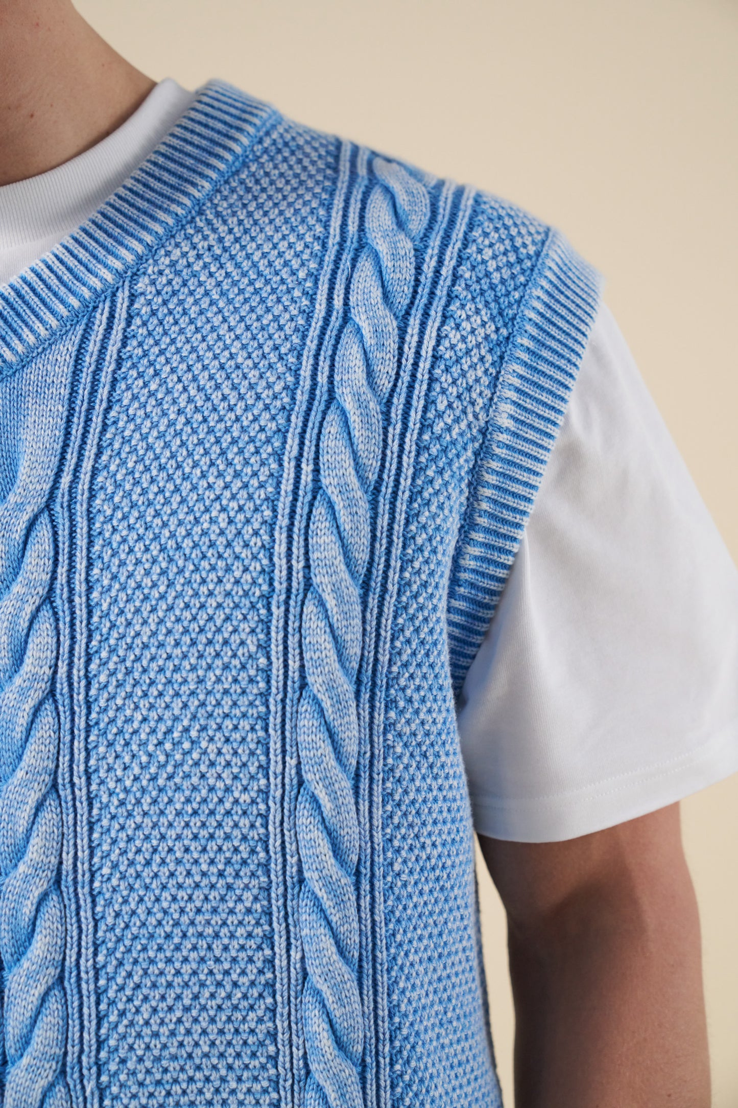 ACID WASH CHAIN VEST - SKY BLUE