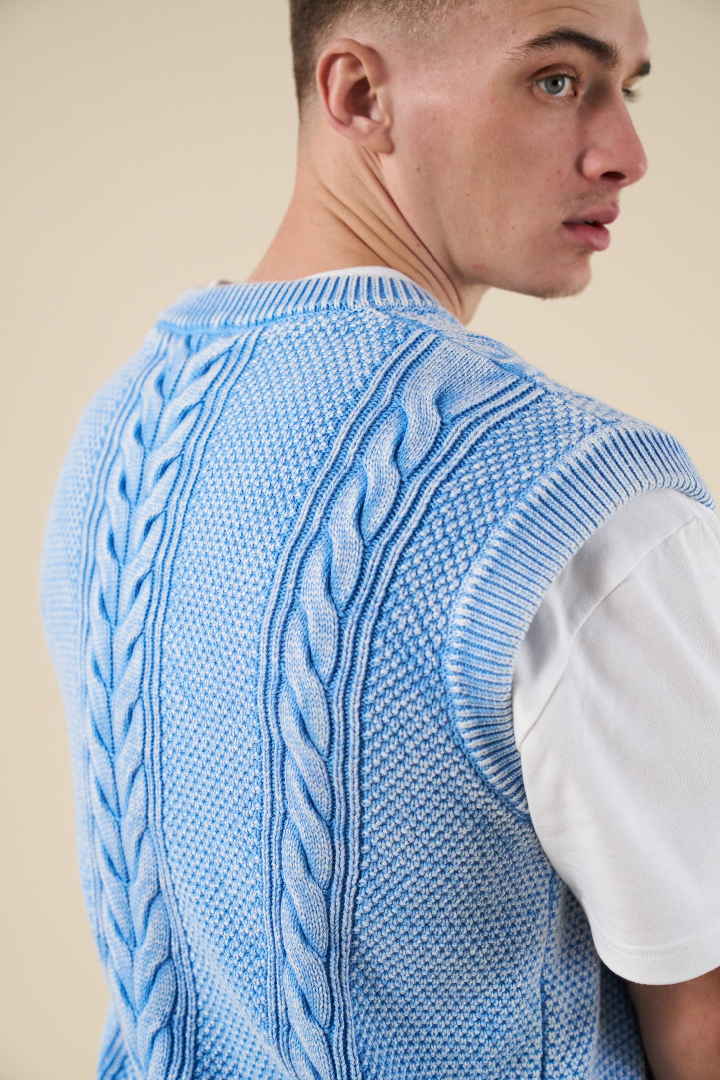 ACID WASH CHAIN VEST - SKY BLUE