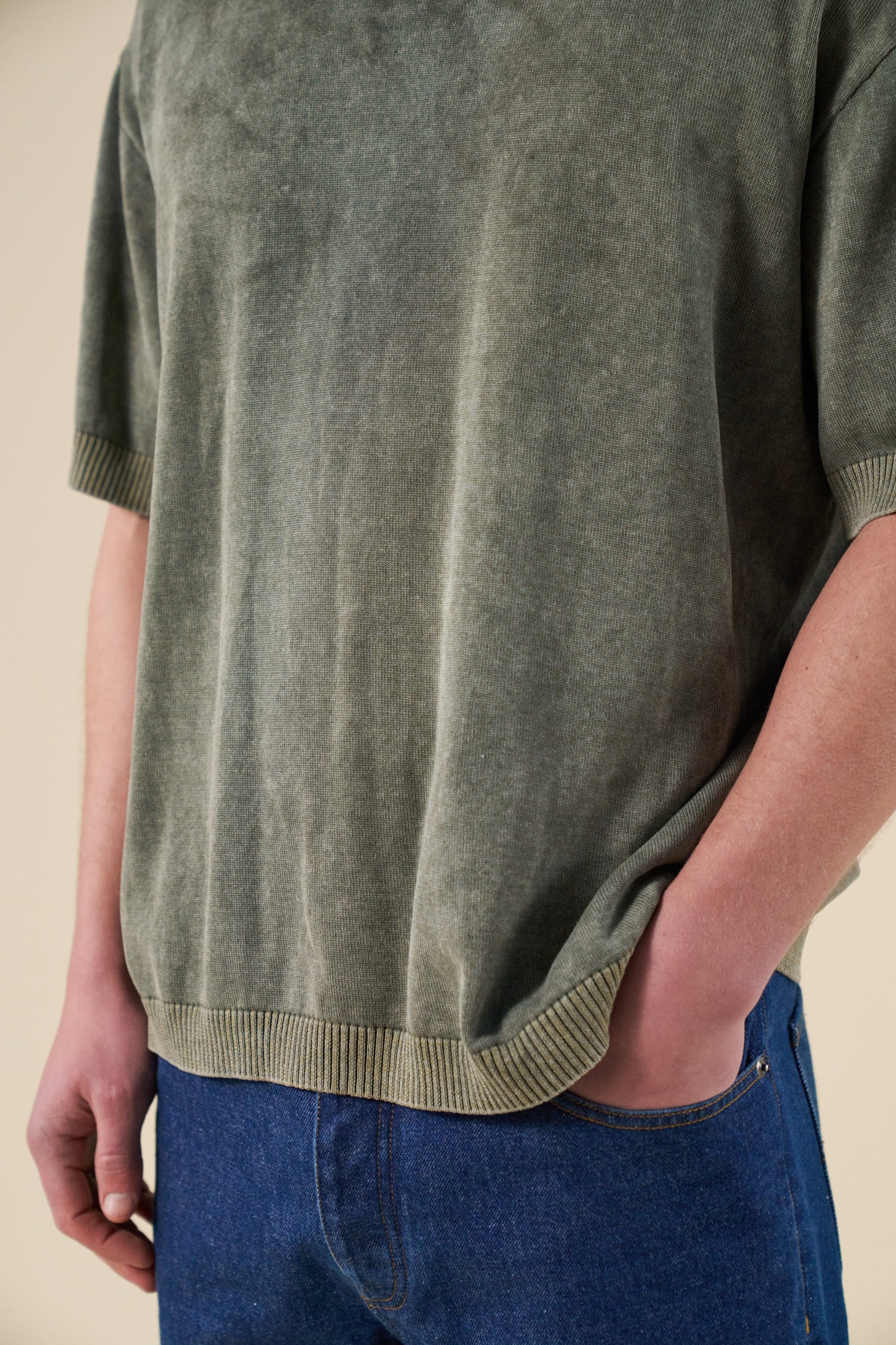 ACID WASH KNIT TEE - MOSS GREEN