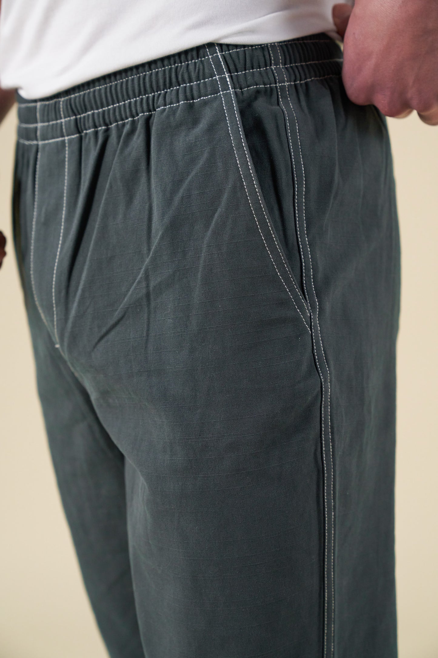 CONTRAST RIPSTOP CANVAS TROUSER - MID GREEN