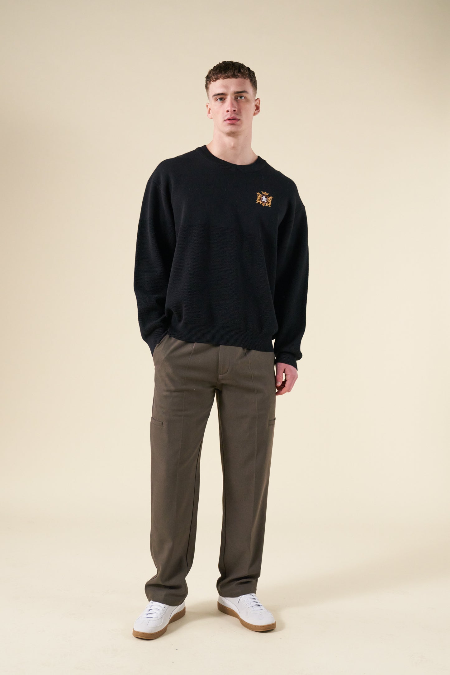 CREST PANEL KNIT SWEATER - BLACK
