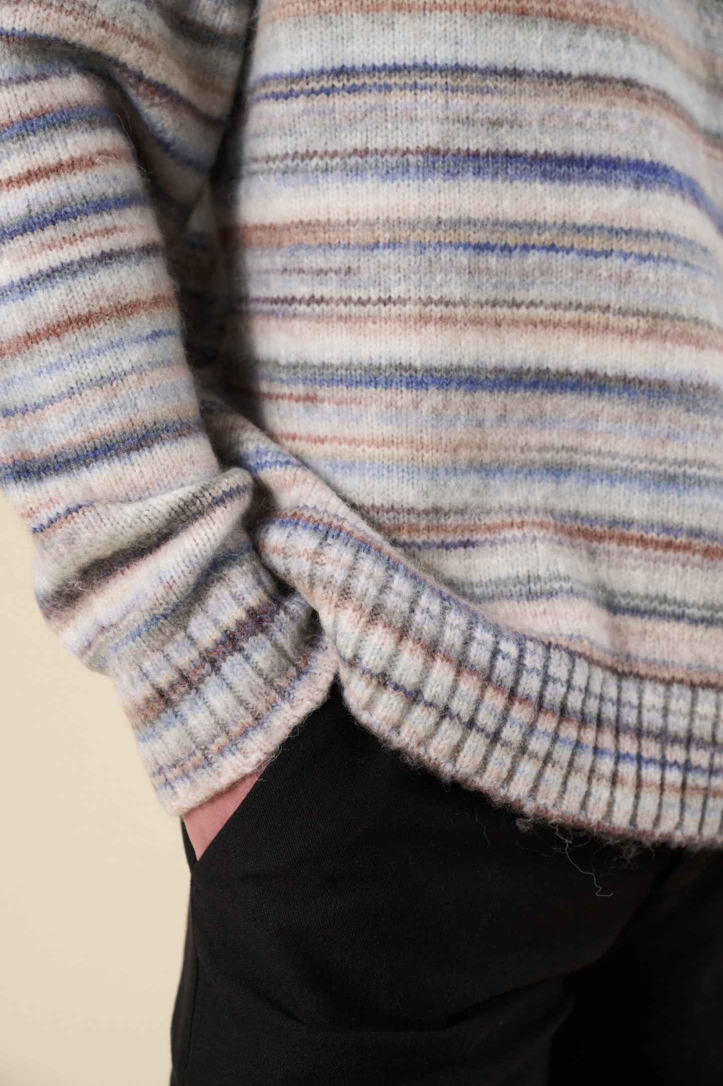 MULTI STRIPE FLUFFY KNIT