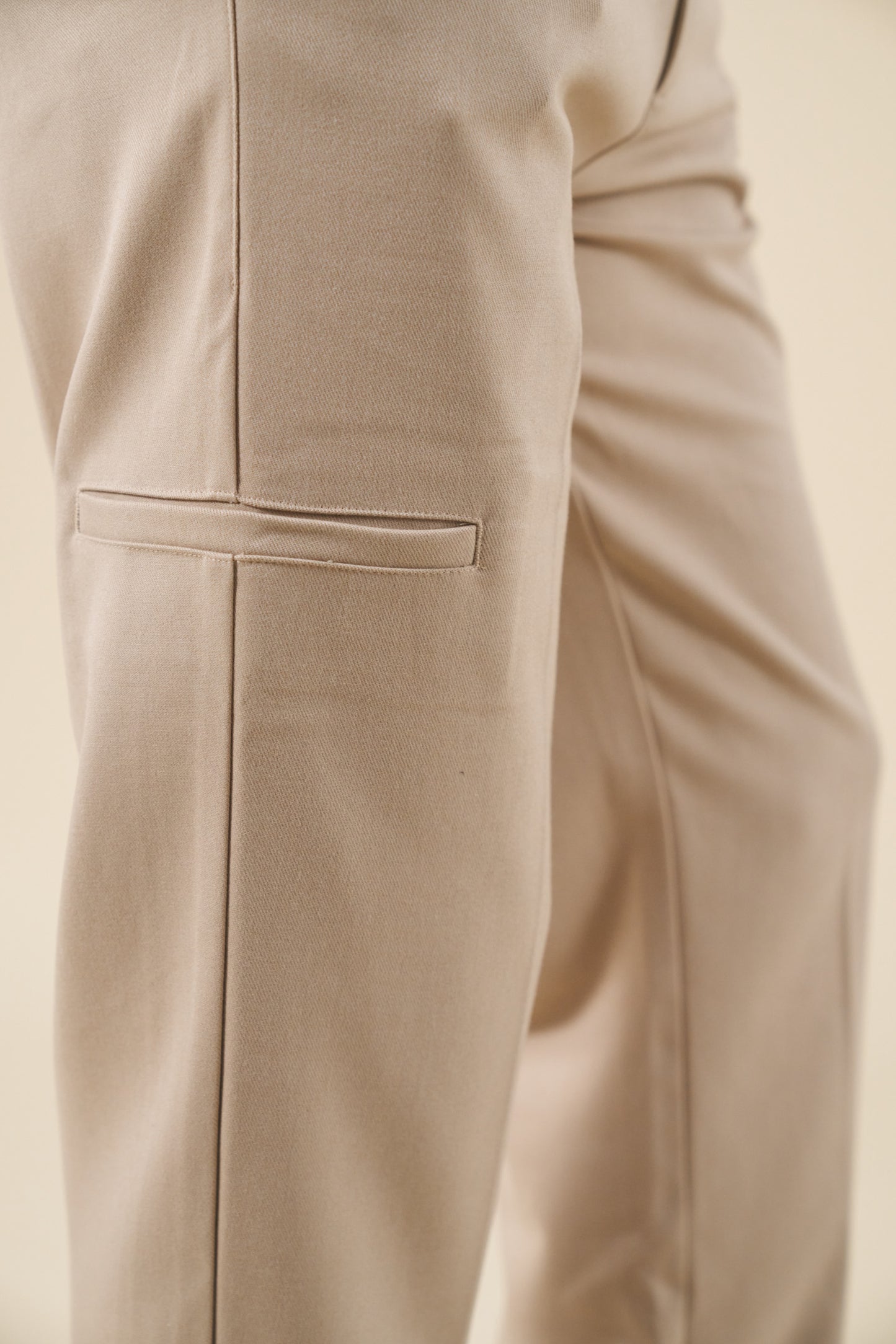 TAPERED CASUAL TROUSER - CREAM