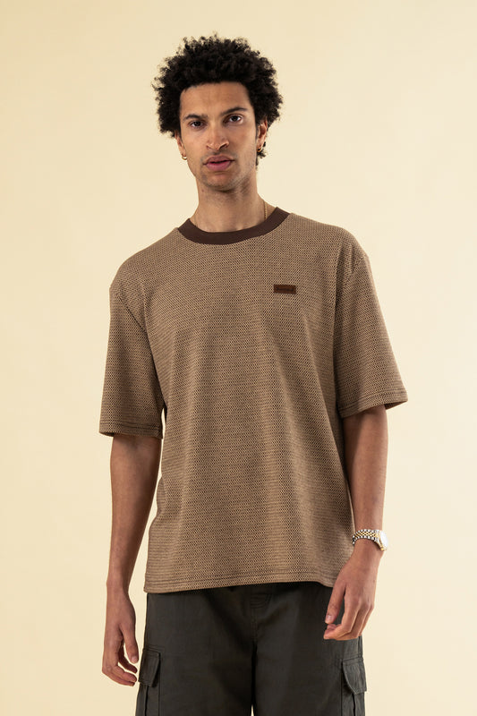 SHAPED JACQUARD TEE - BROWN