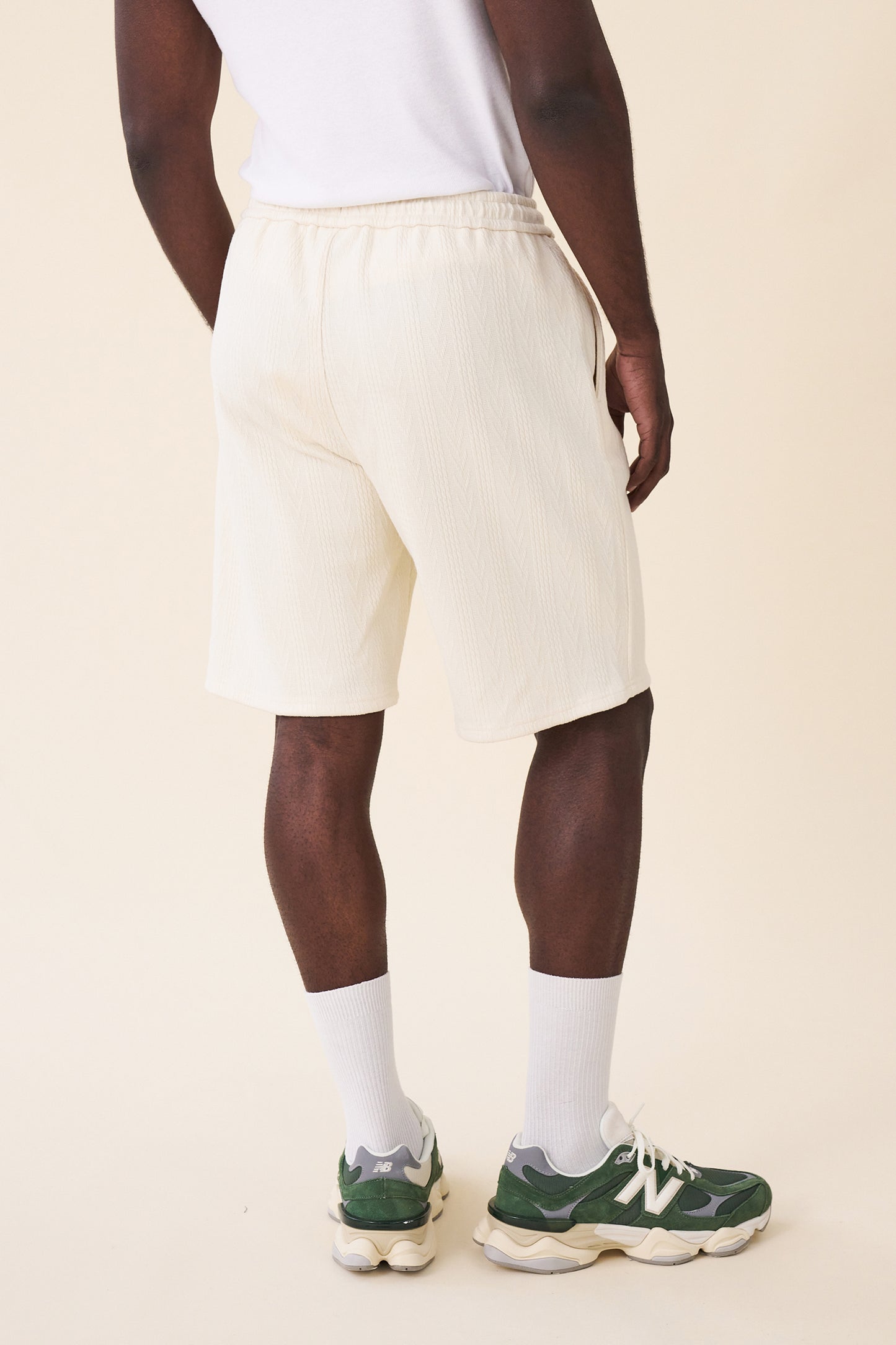 TENNIS CABLE TEXTURE SHORTS - ECRU