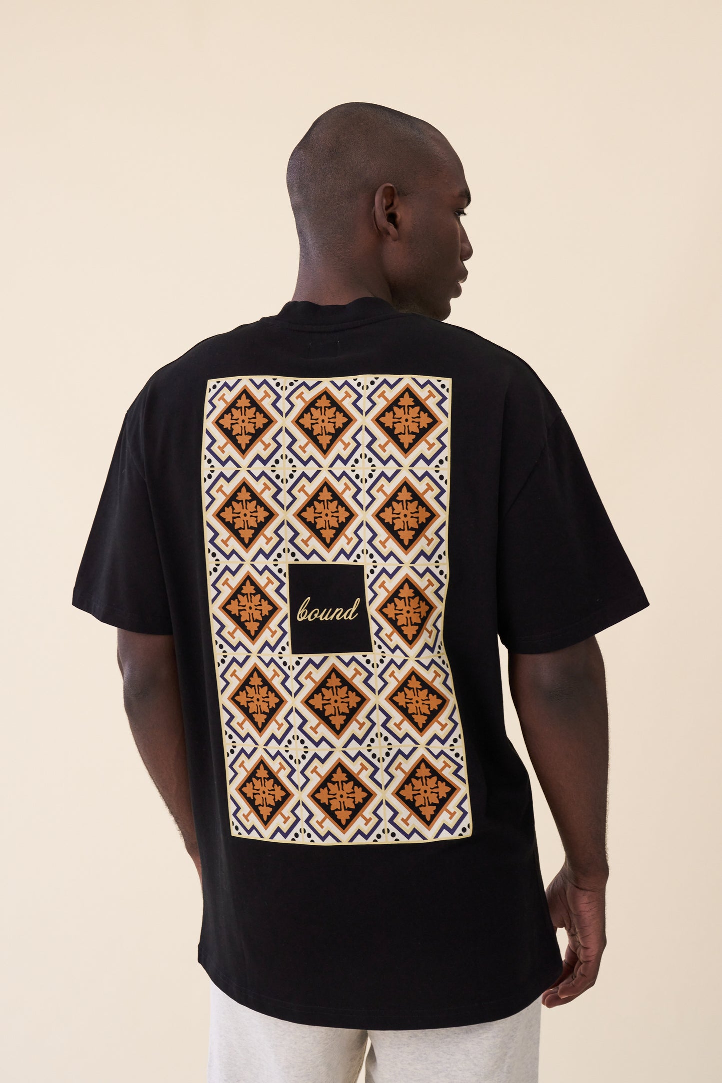 PORTO AZULEJOS TEE - BLACK