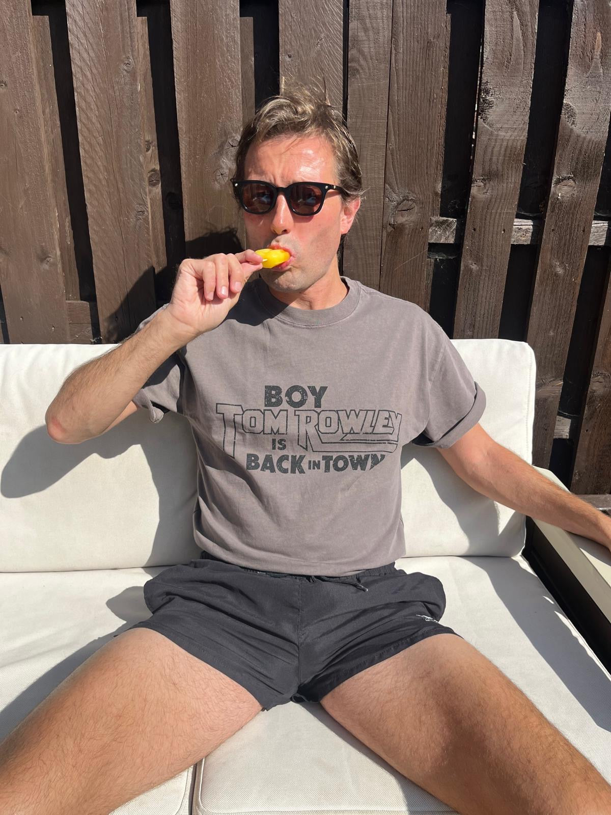 TOM ROWLEY 'BOY IS BACK IN TOWN' TEE - VINTAGE CHARCOAL