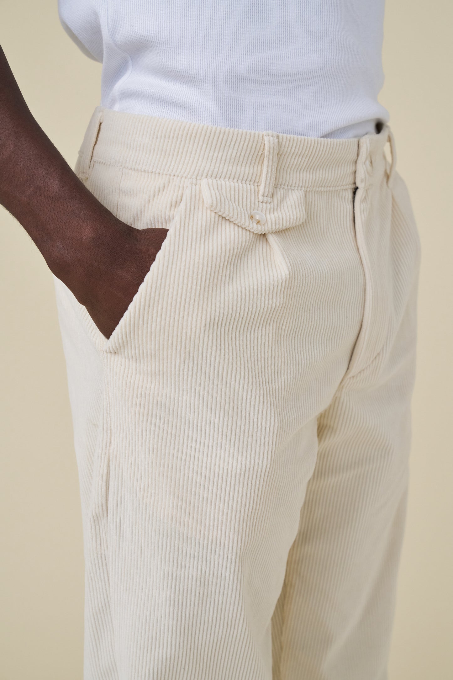 RELAXED CORDUROY TROUSER - LIGHT CREAM
