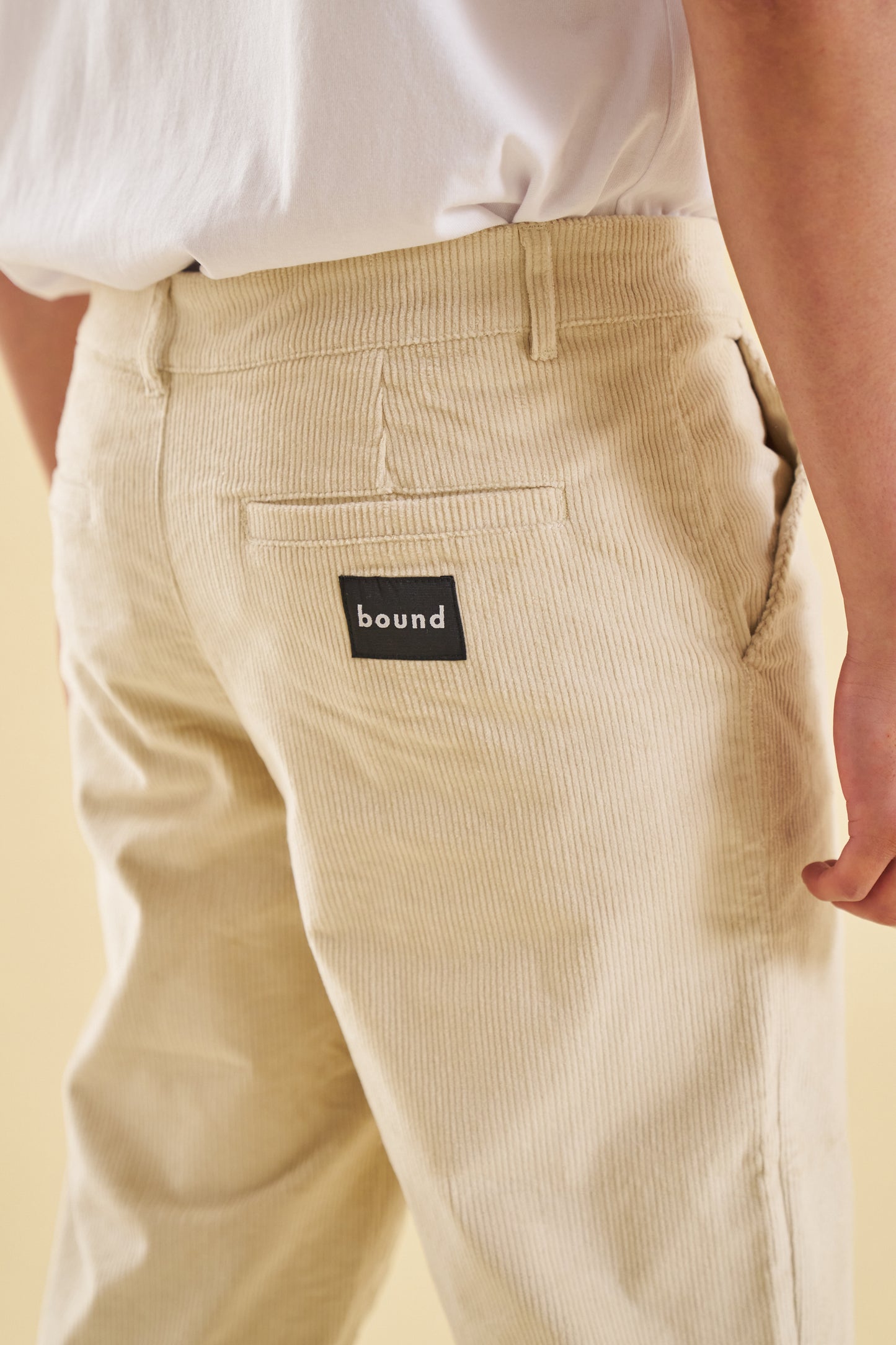 BARLEY CREAM CORDUROY TROUSERS
