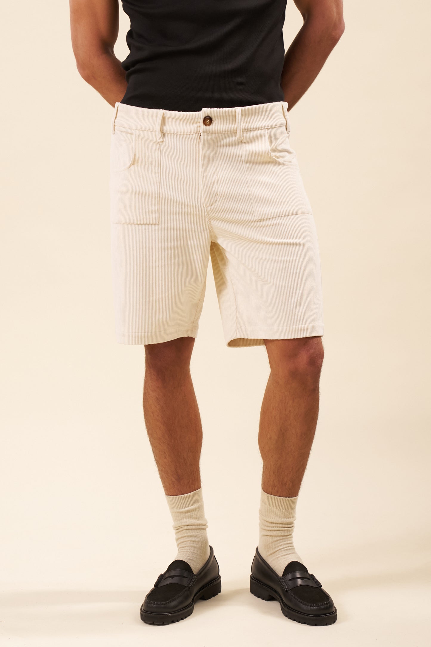 CORD CARPENTER SHORTS - BARLEY CREAM
