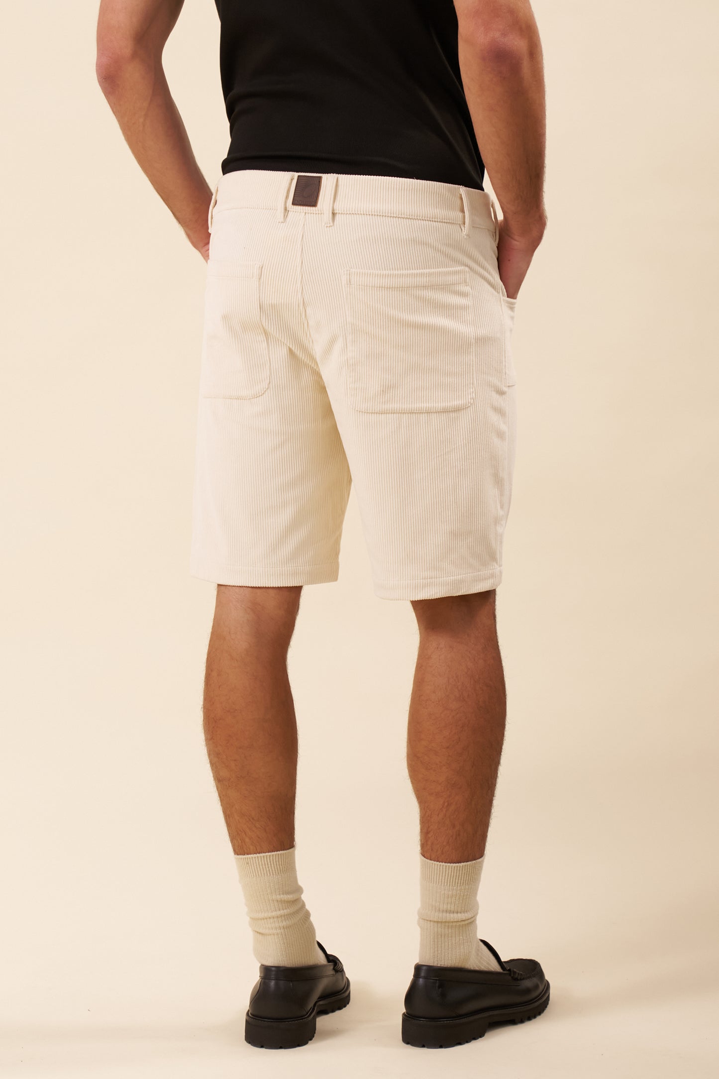 CORD CARPENTER SHORTS - BARLEY CREAM