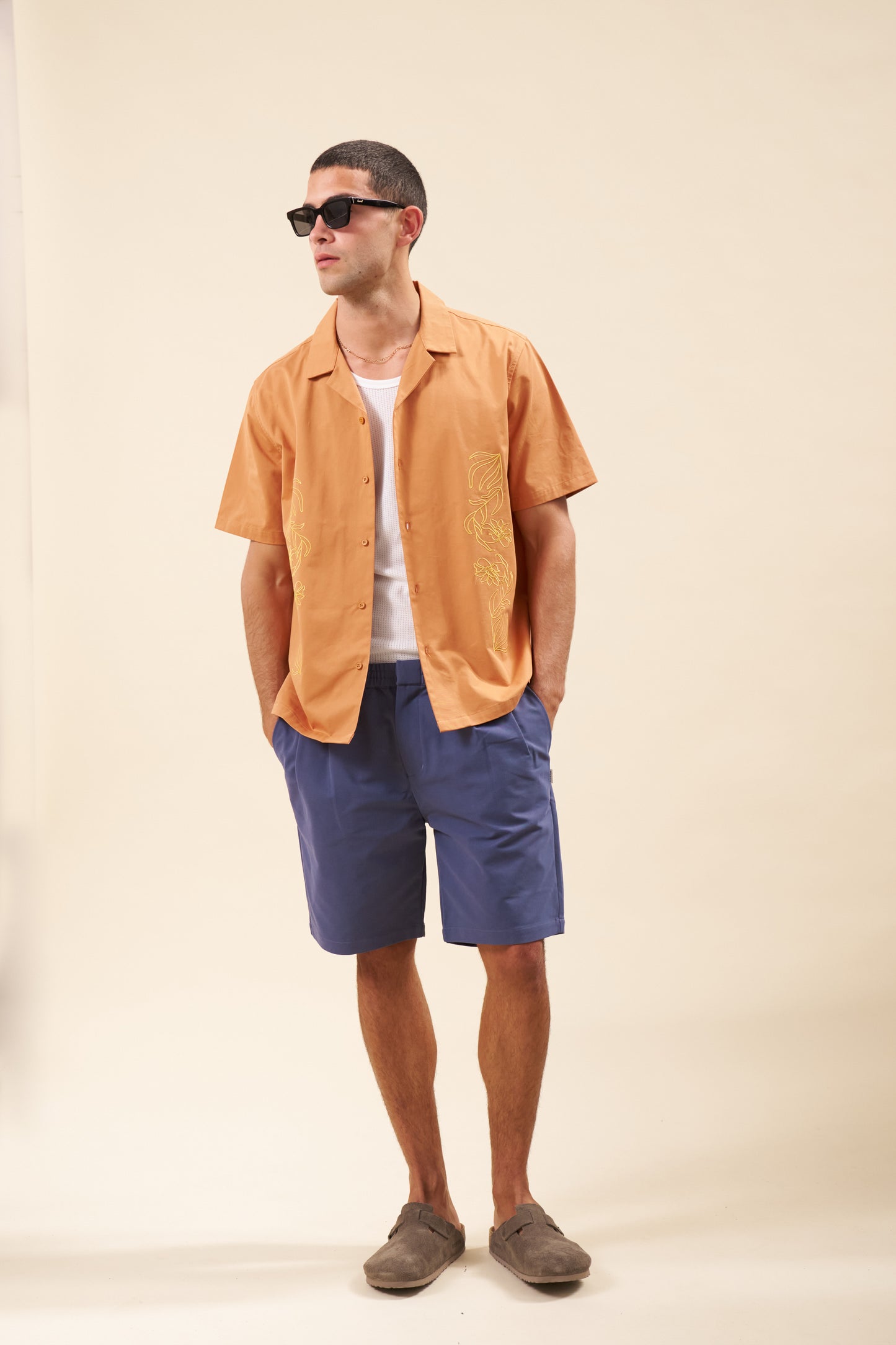 FLORAL EMBROIDERED SHIRT - RUST