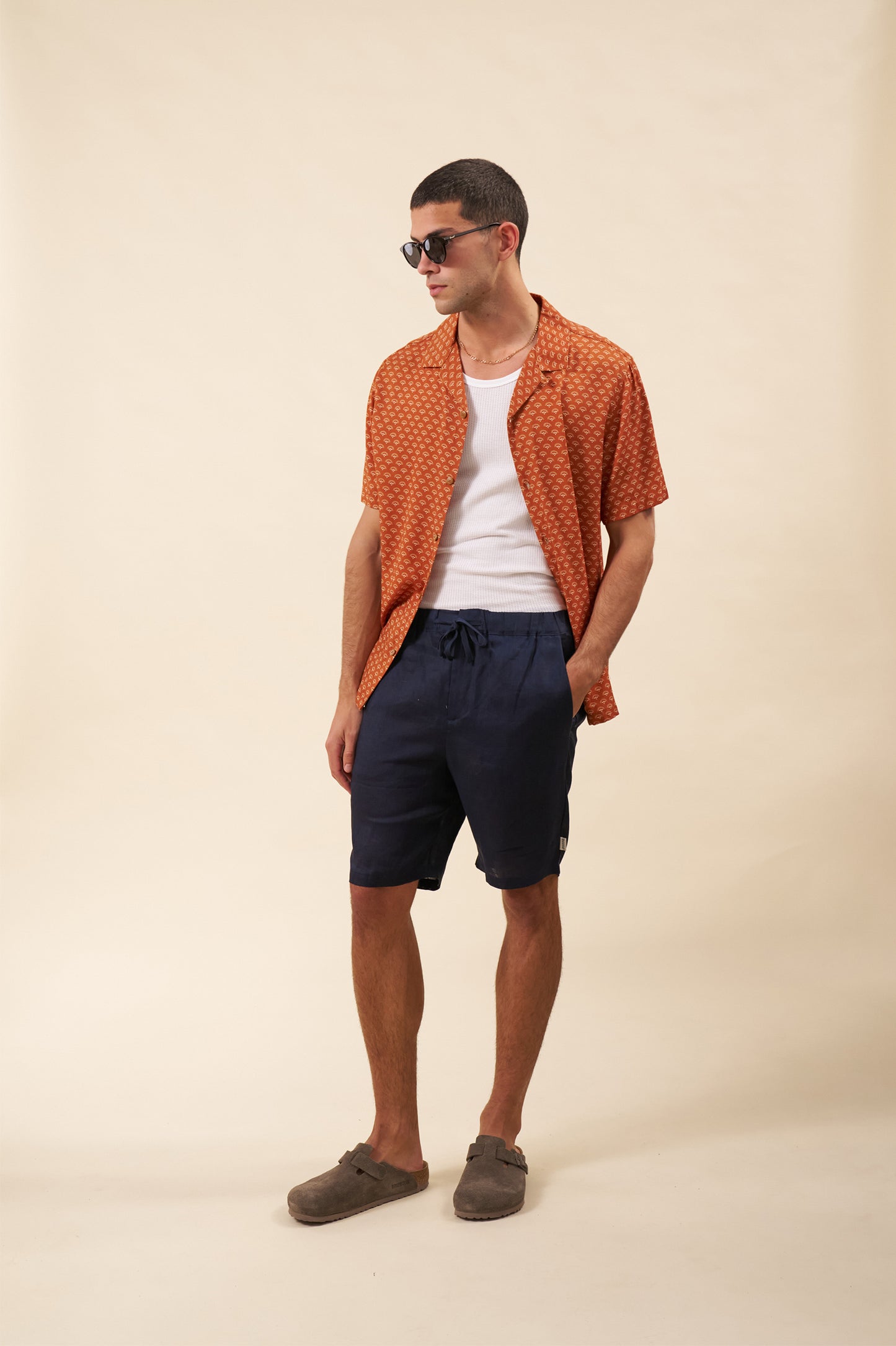 ALFAMA LINEN SHORTS - NAVY