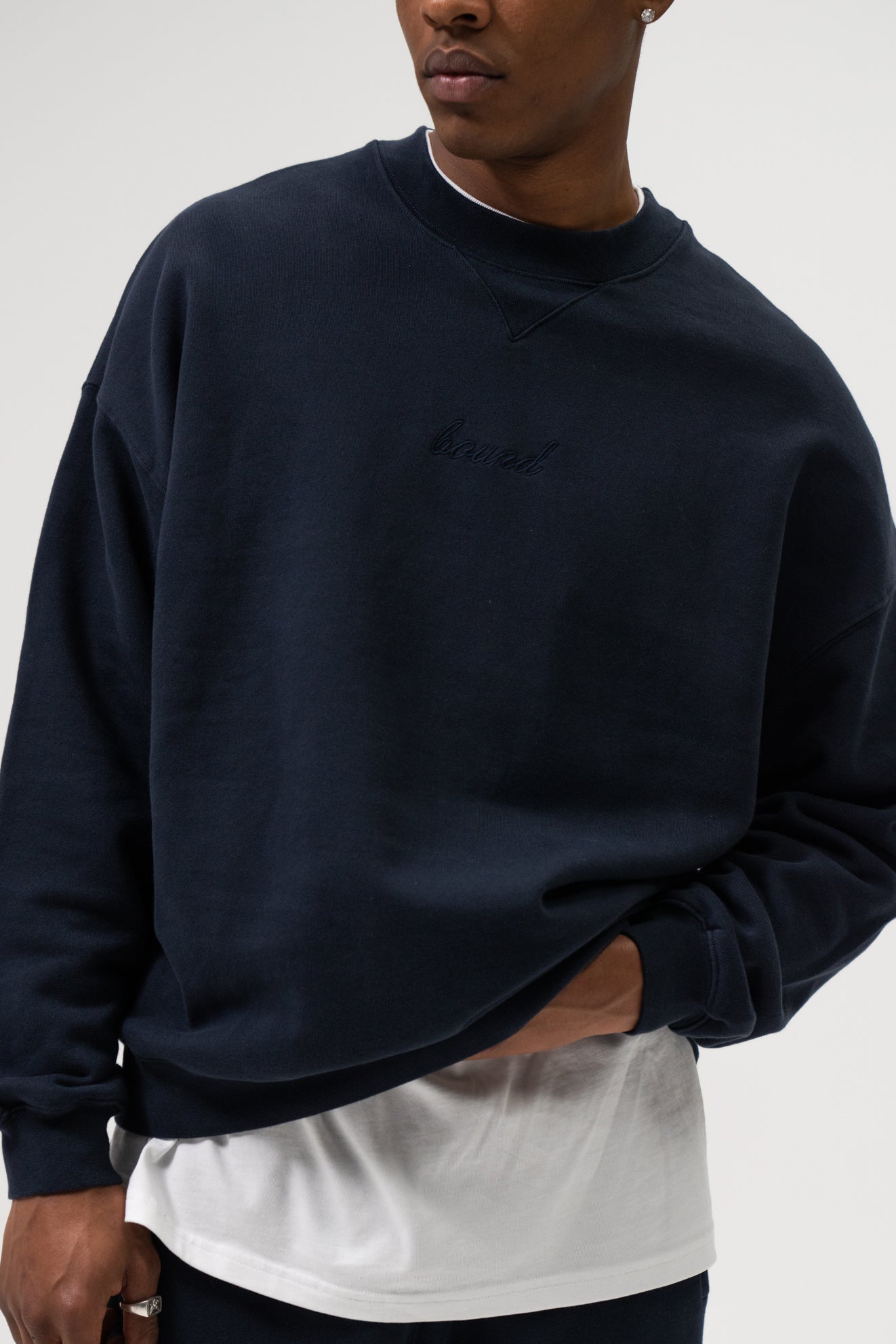 SUSTAIN NAVY SWEATER