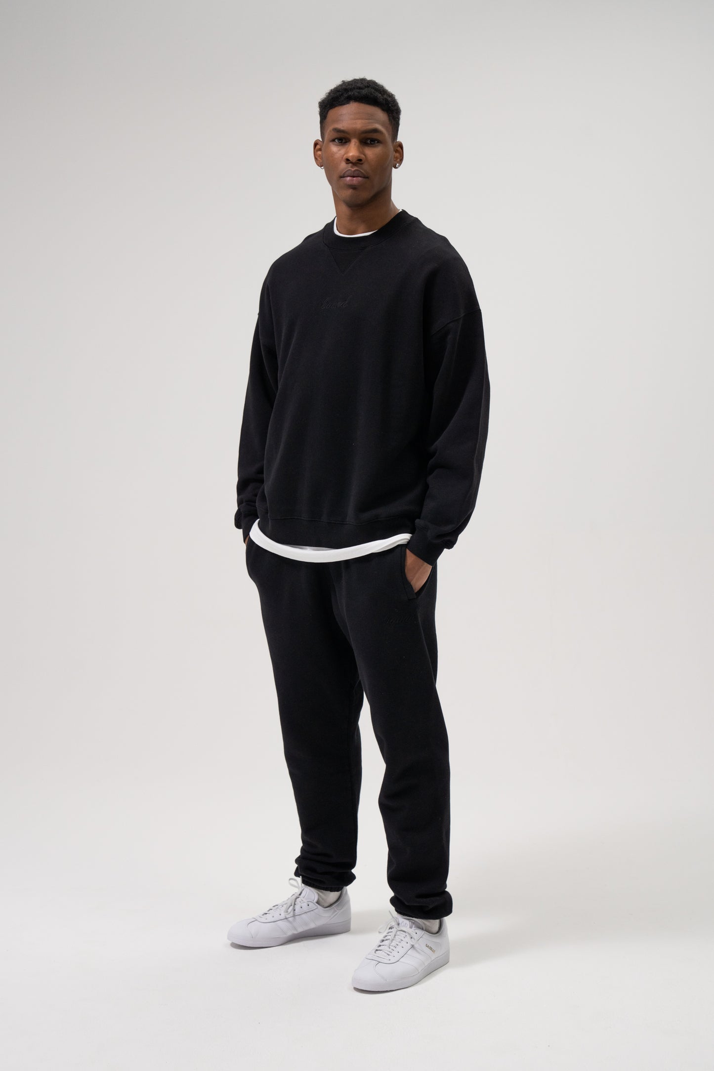 SUSTAIN BLACK SWEATER & JOGGERS SET