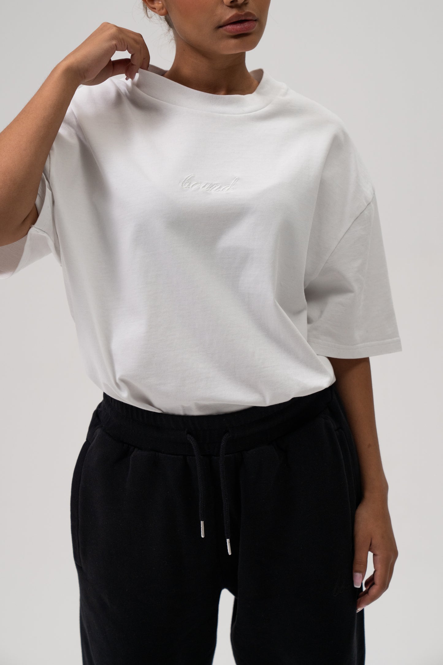 SUSTAIN WHITE TEE