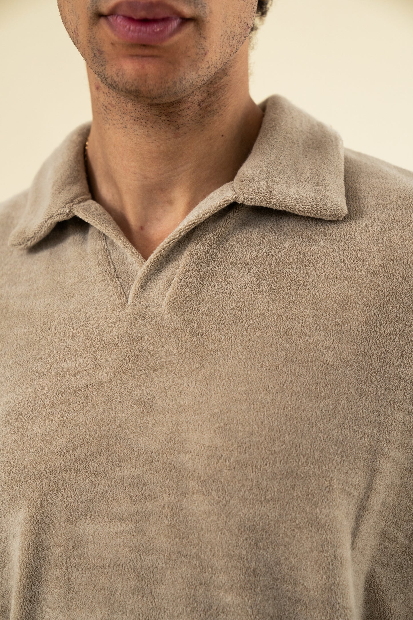 BRADLEY TERRY TOWEL POLO - TAN