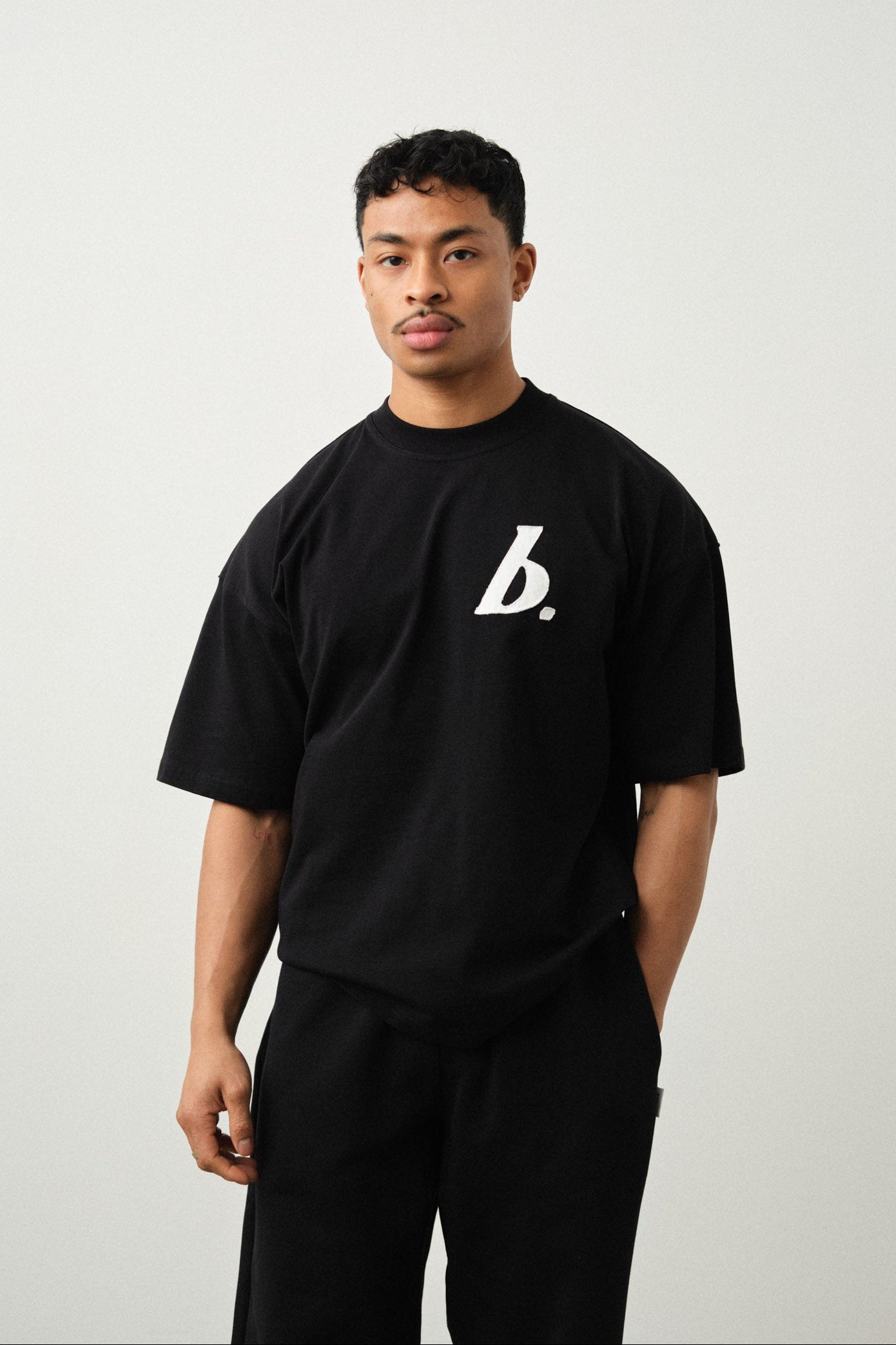 STAMP BOXY TEE - BLACK