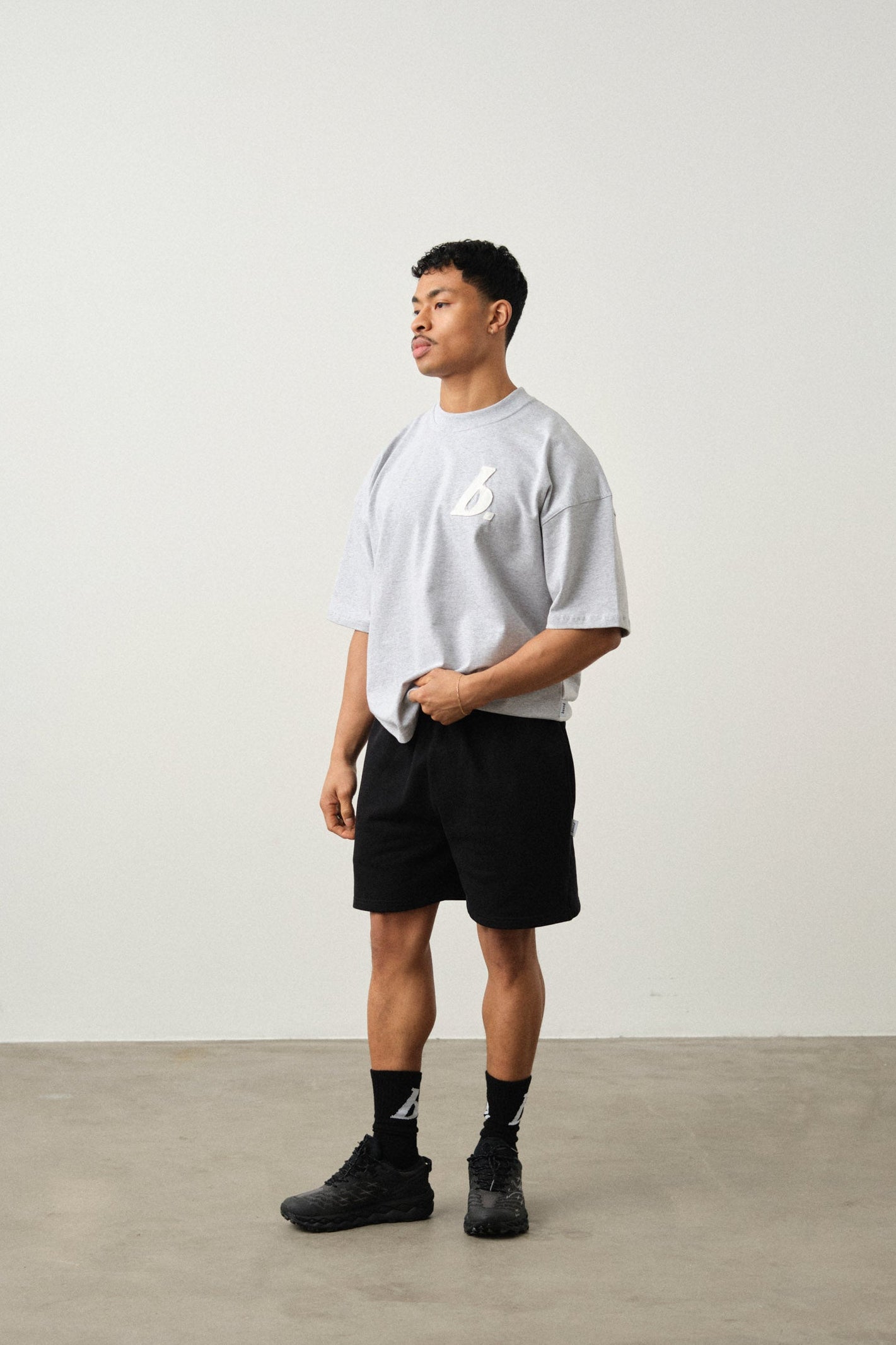 STAMP JOGGER SHORTS - BLACK