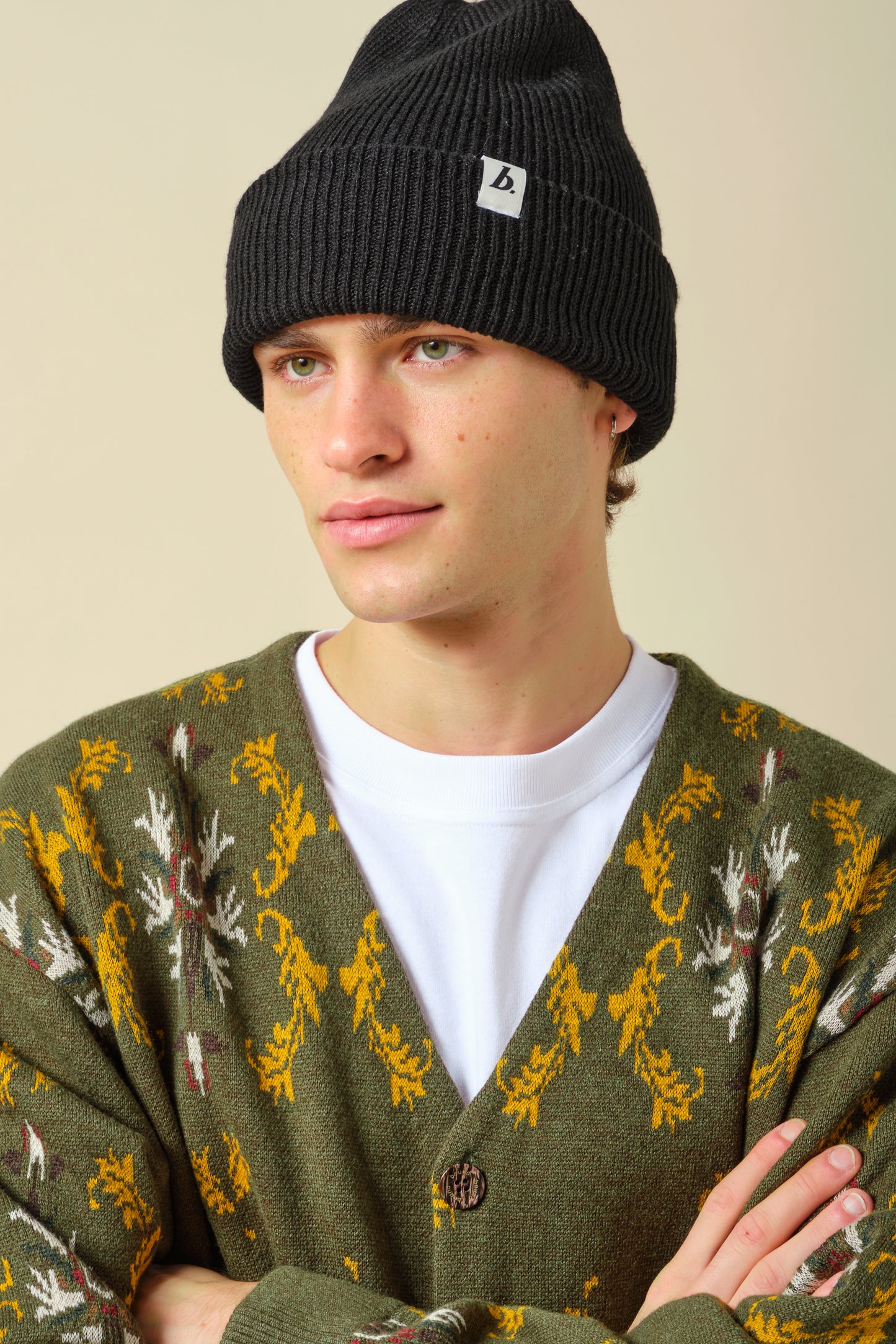 OVERSIZED RECYCLED CUFFED LABEL BEANIE - BLACK