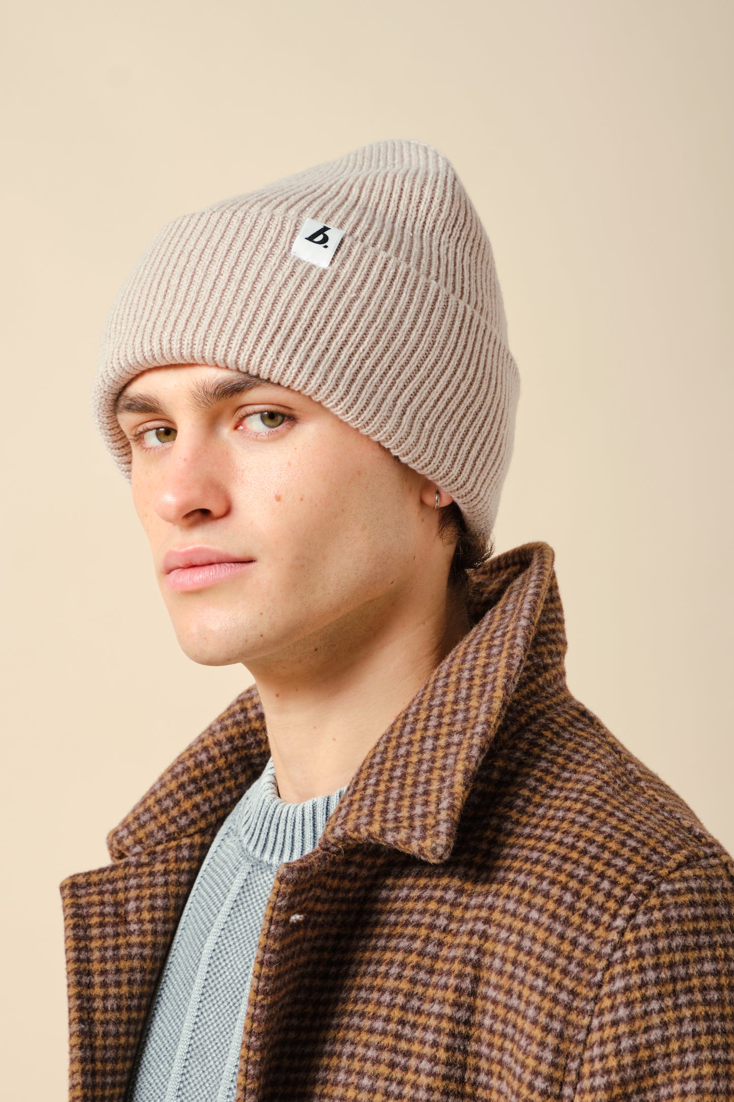 OVERSIZED RECYCLED CUFFED LABEL BEANIE - STONE