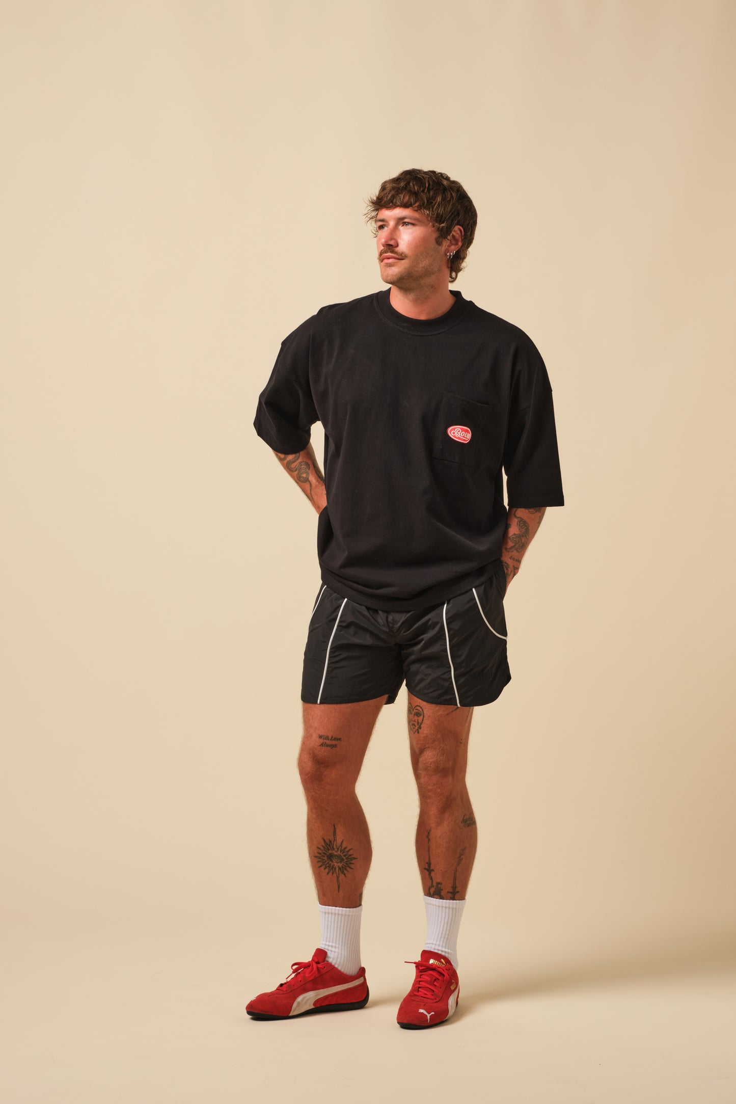 FREDDIE RETRO LOGO POCKET TEE - BLACK