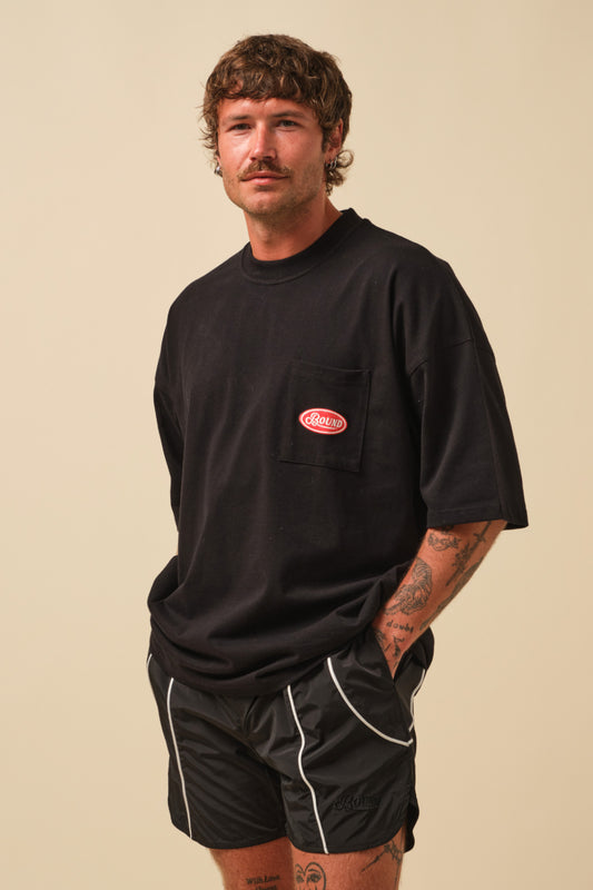 FREDDIE RETRO LOGO POCKET TEE - BLACK