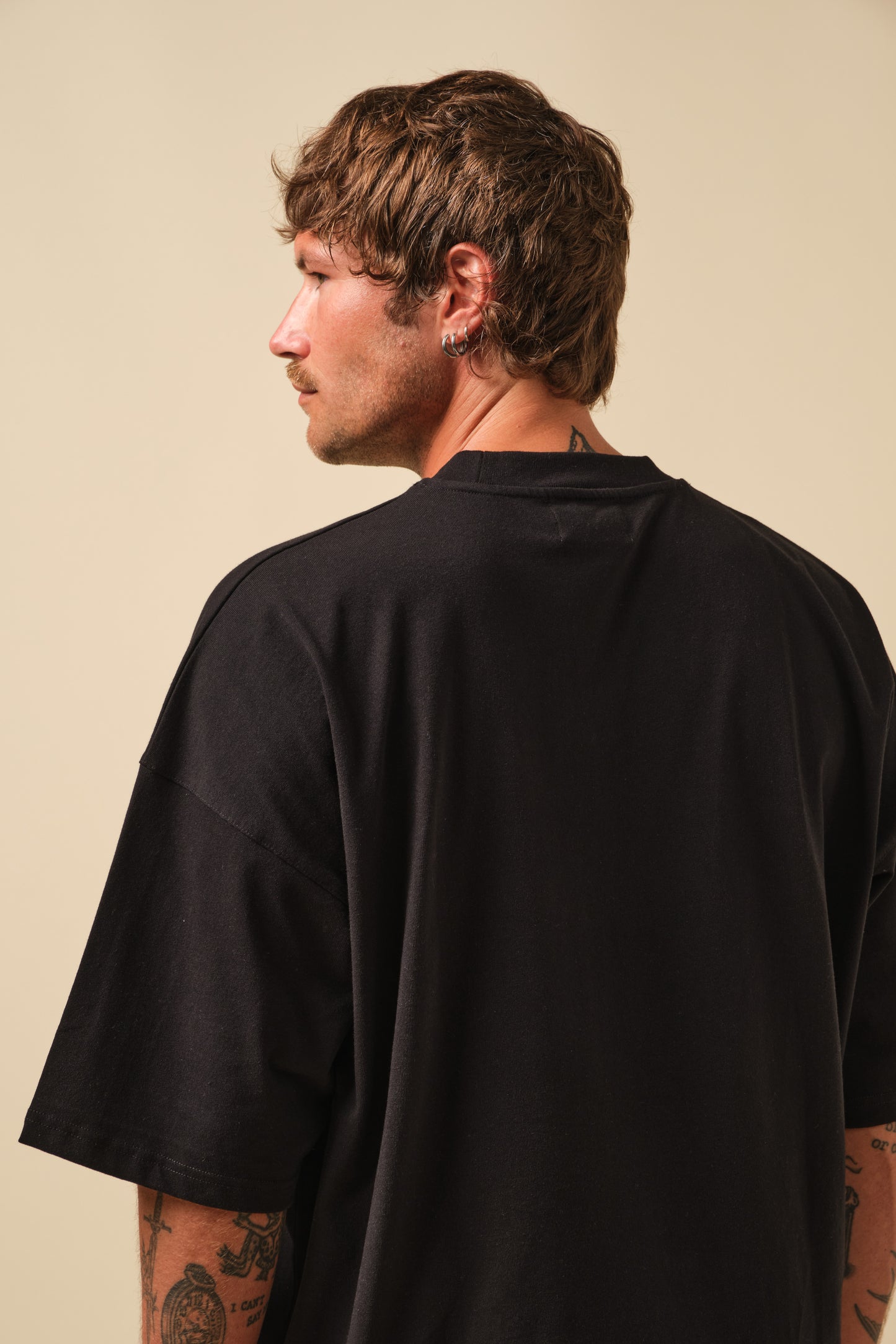 FREDDIE RETRO LOGO POCKET TEE - BLACK