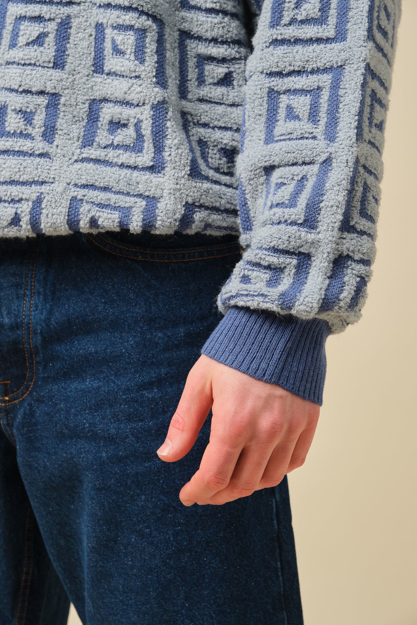 AZTEC TILE LOOSE KNIT SWEATER - BLUE
