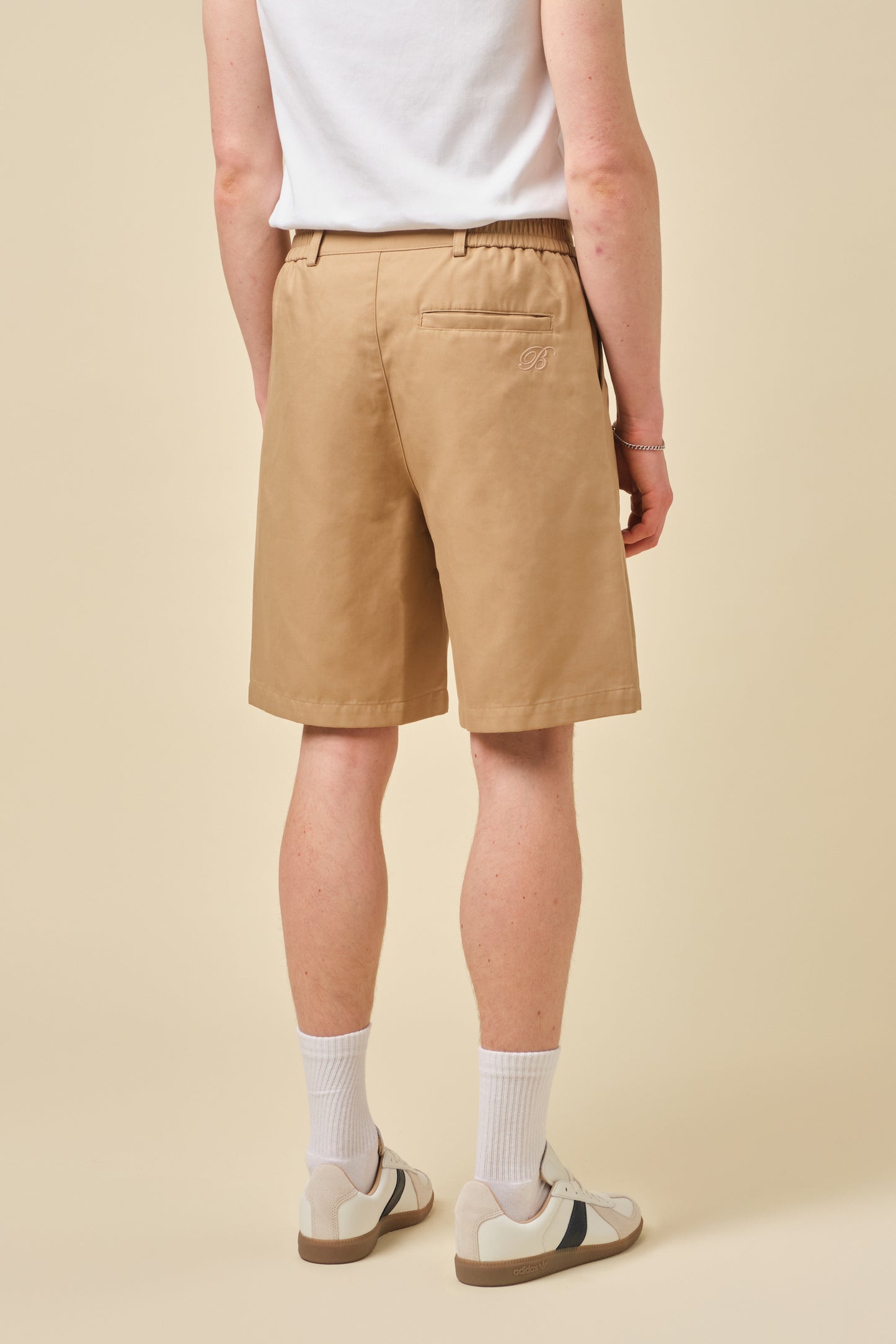 WIDE PLEATED SHORTS - CAMEL