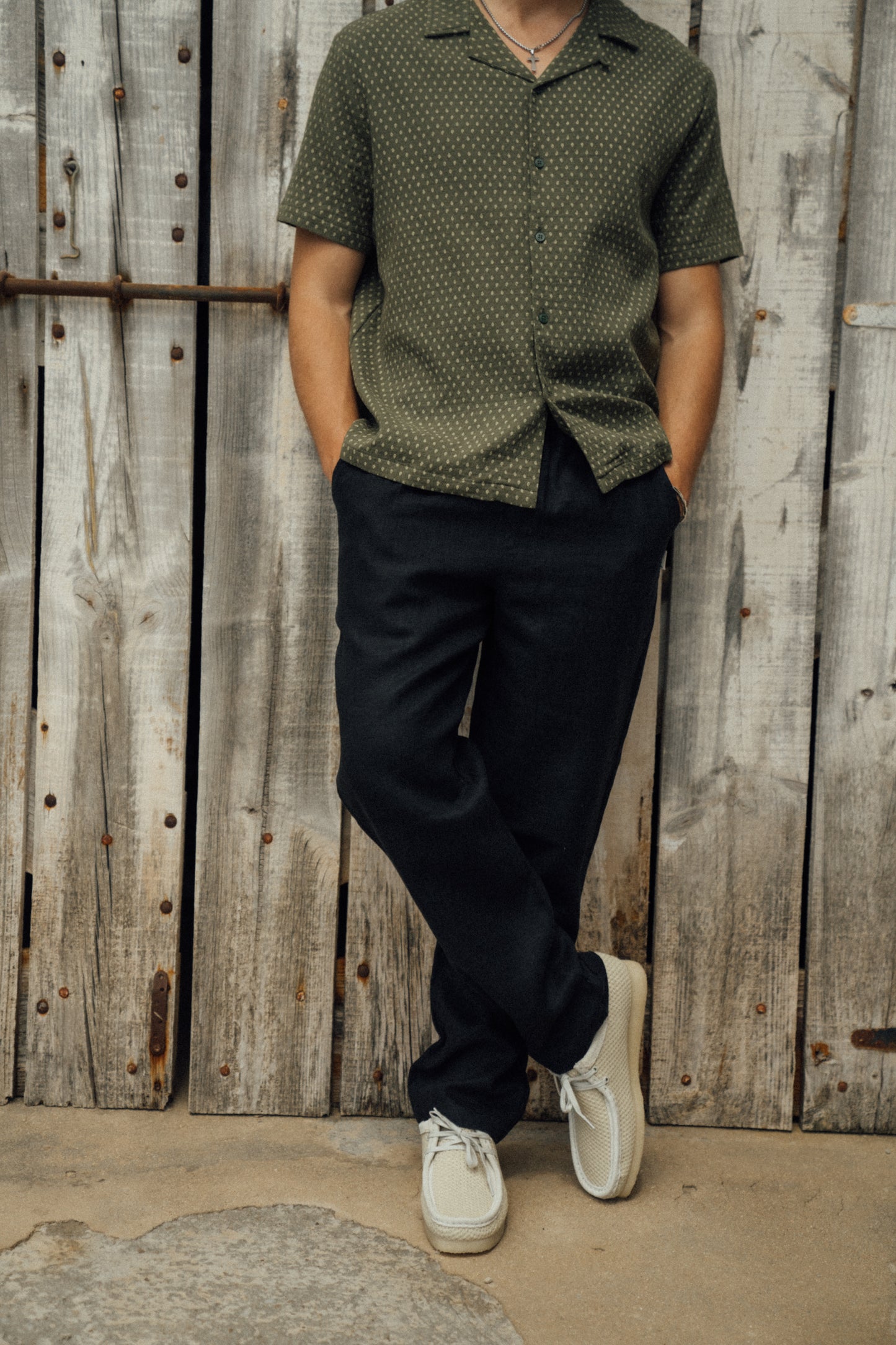 RELAXED LINEN TROUSERS - BLACK