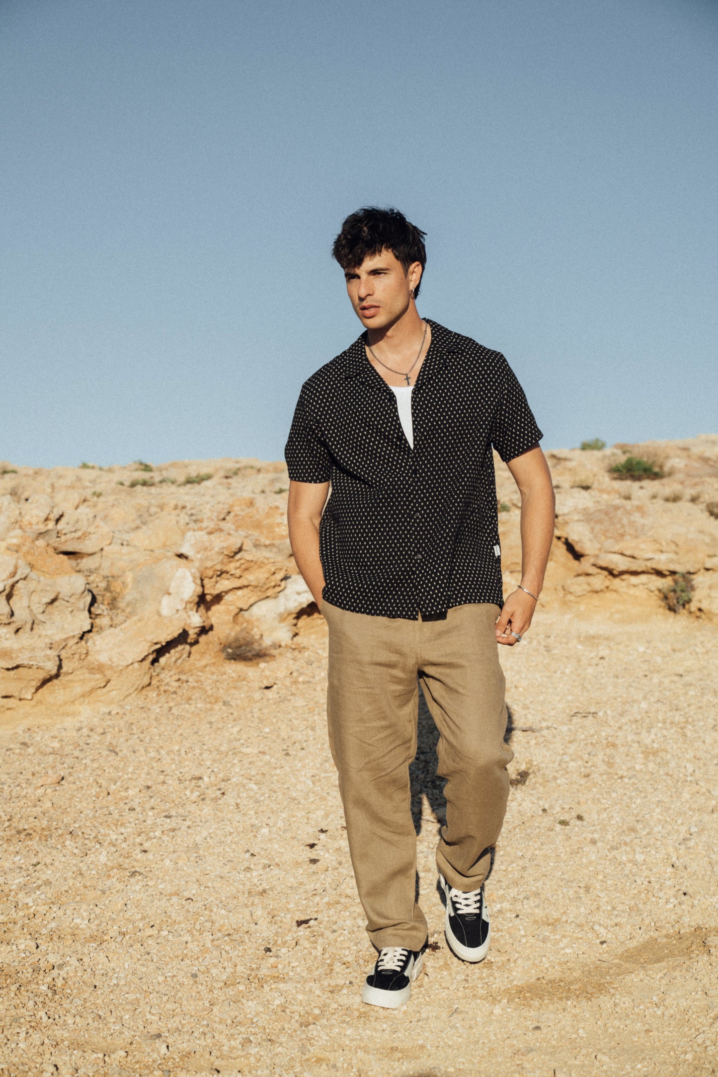 RELAXED LINEN TROUSERS - ARMY GREEN