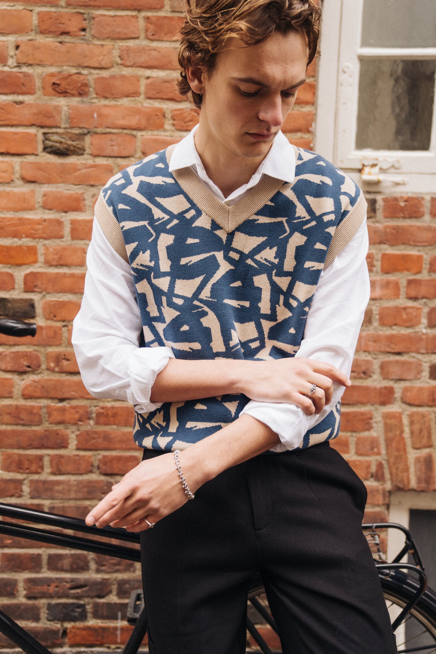 ABSTRACT OCEAN VEST - BLUE/BEIGE