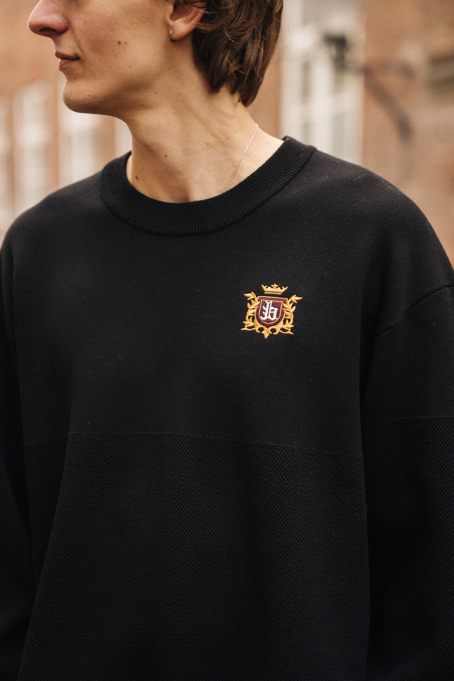 CREST PANEL KNIT SWEATER - BLACK