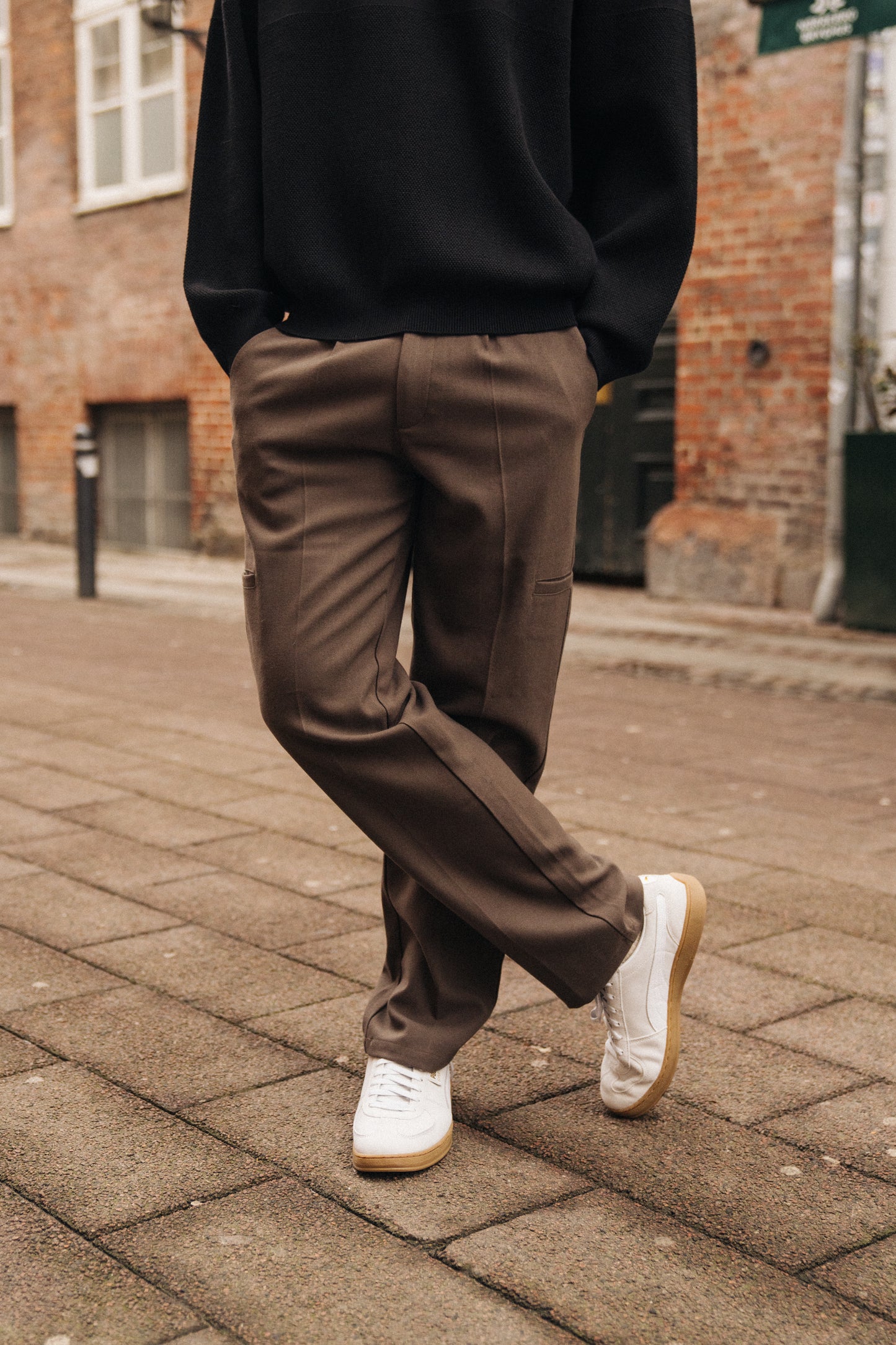 TAPERED CASUAL TROUSER  - BROWN