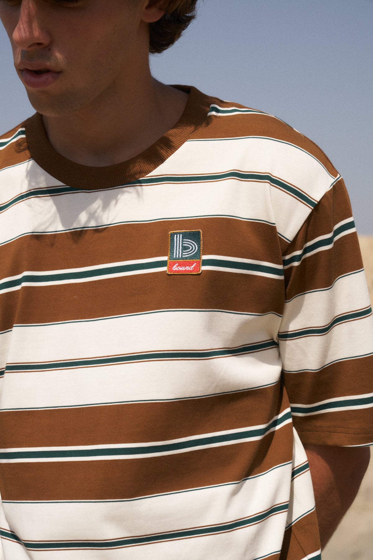 RETRO STRIPE PATCH TEE - BROWN