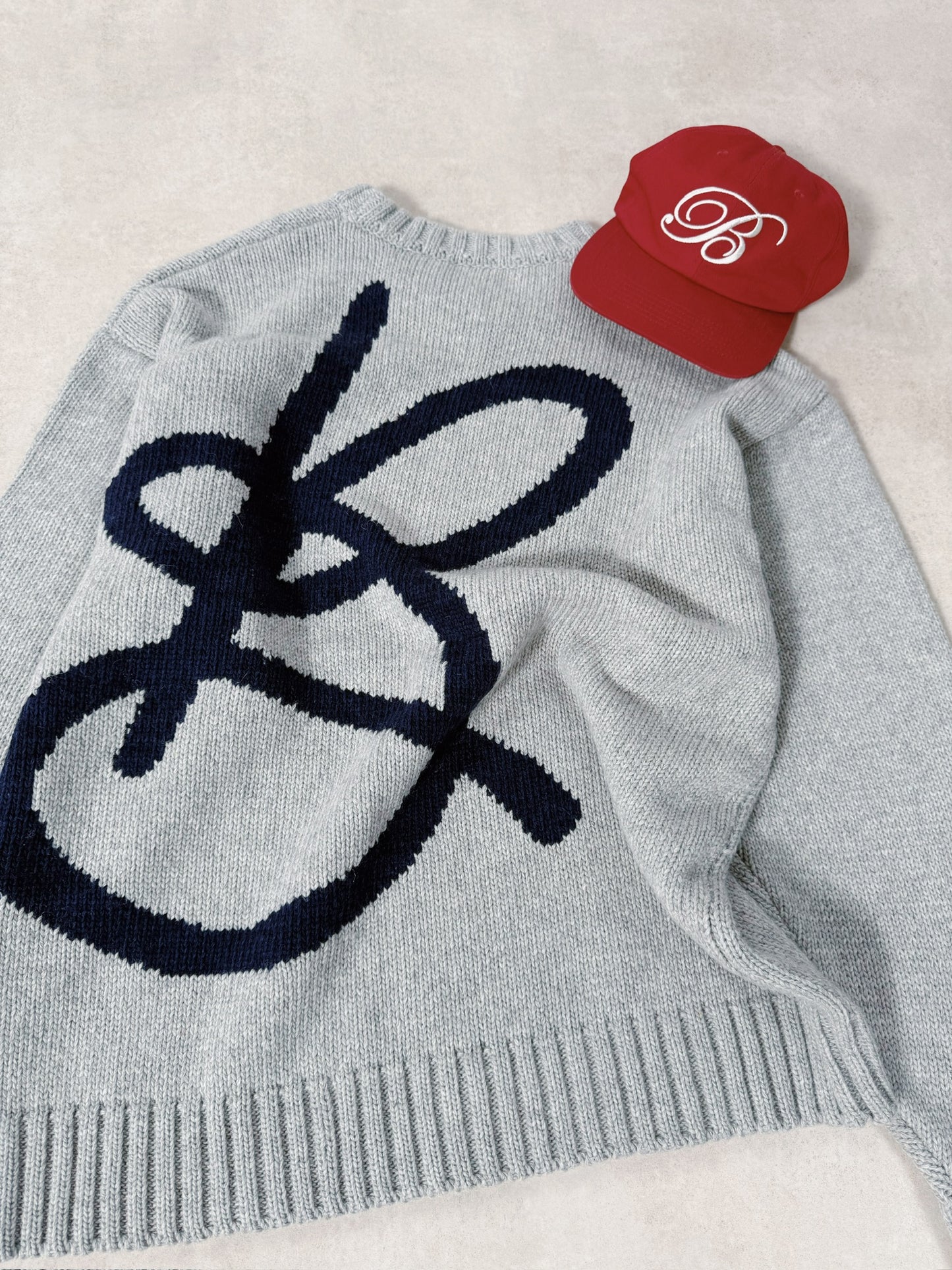 SIGNATURE INTARSIA KNIT SWEATER - GREY