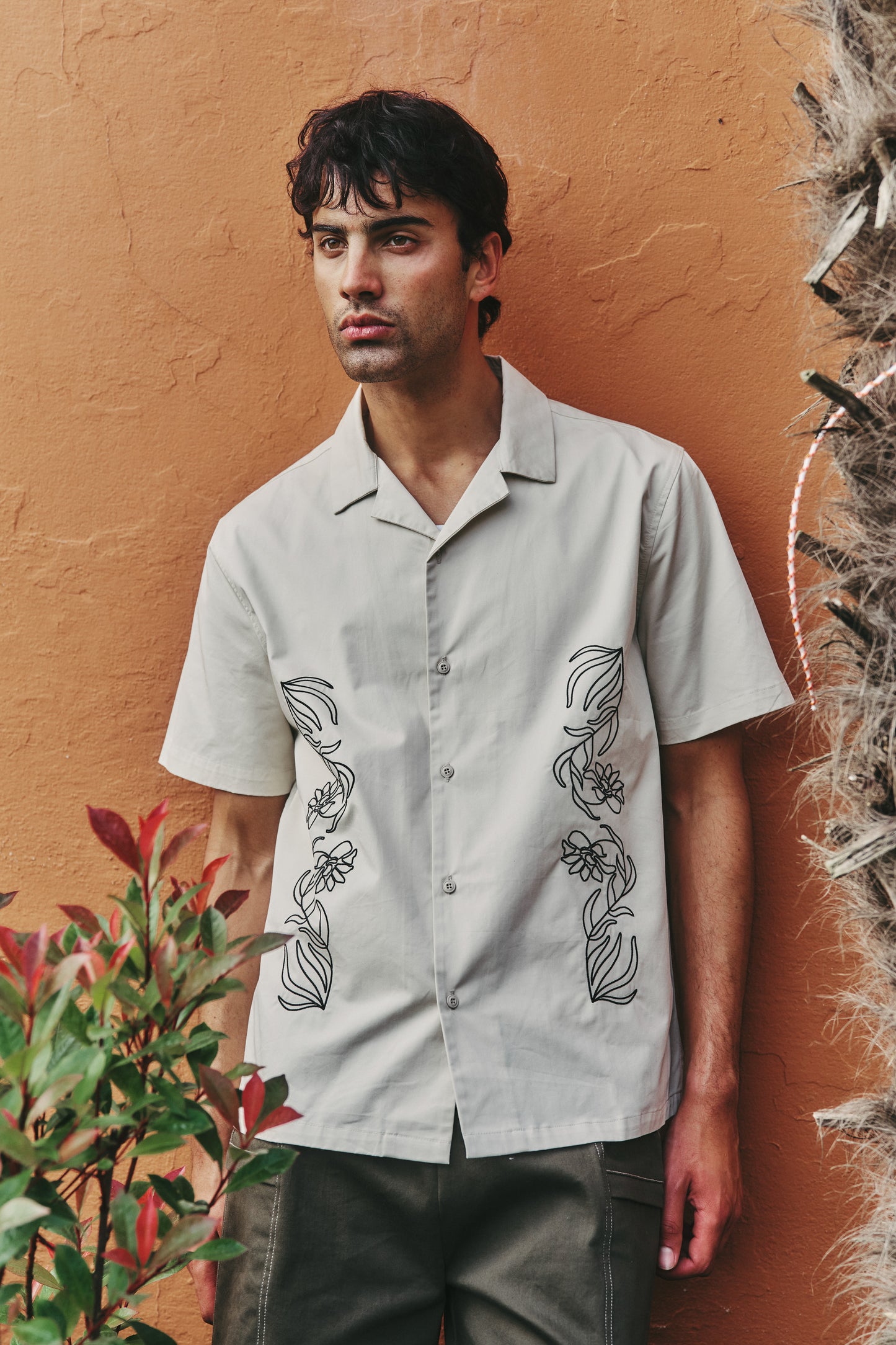 FLORAL EMBROIDERED SHIRT - ECRU