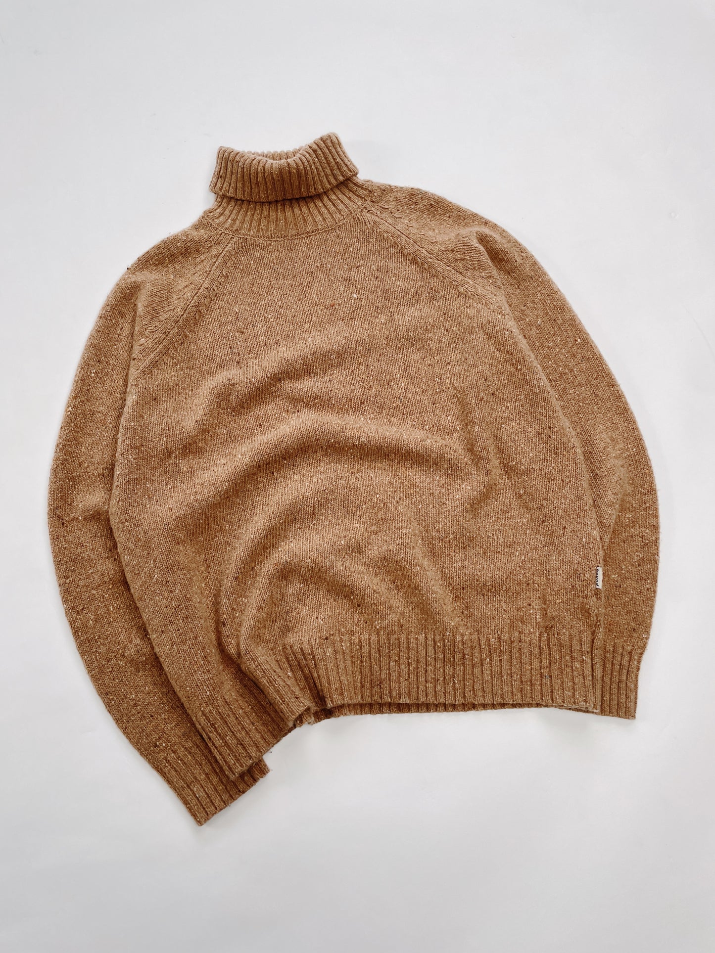 RUST FLECK ROLL NECK