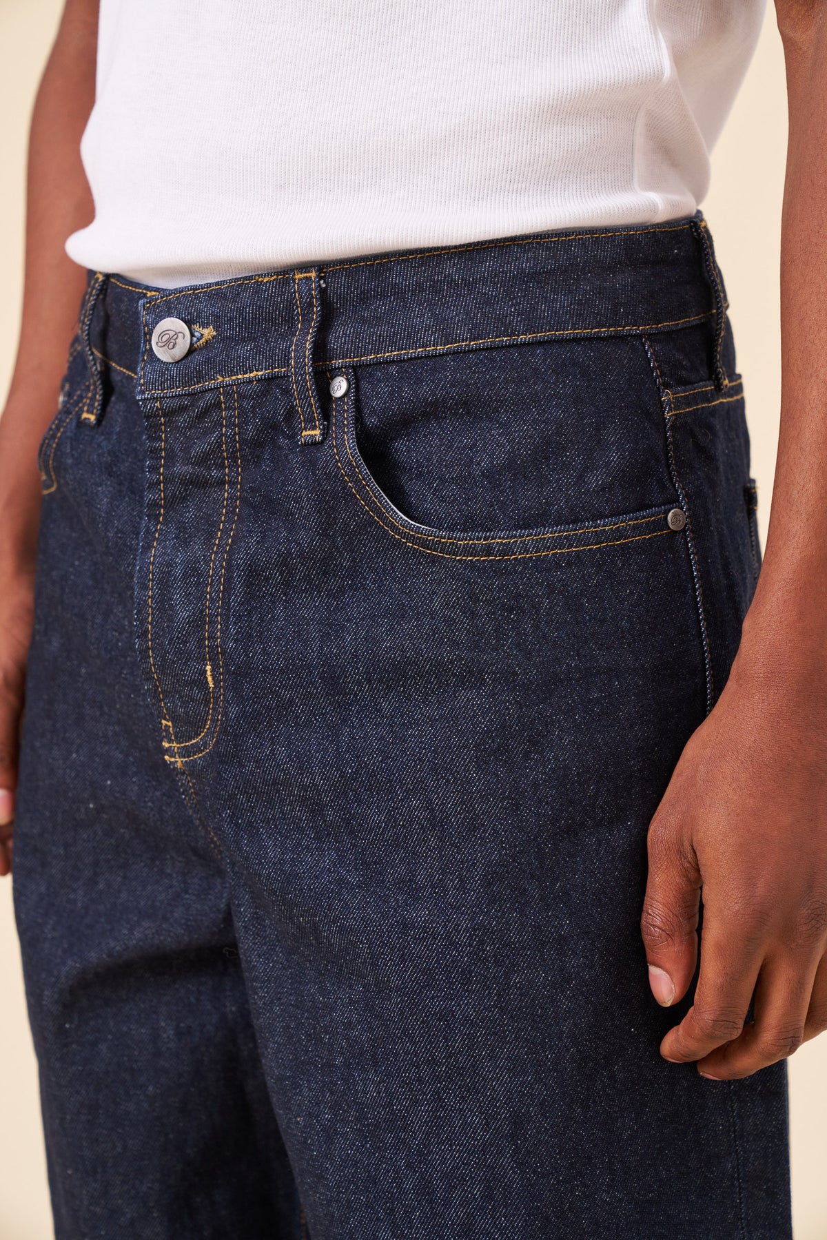 SIGNATURE BARREL LEG DENIM JEAN - RAW INDIGO